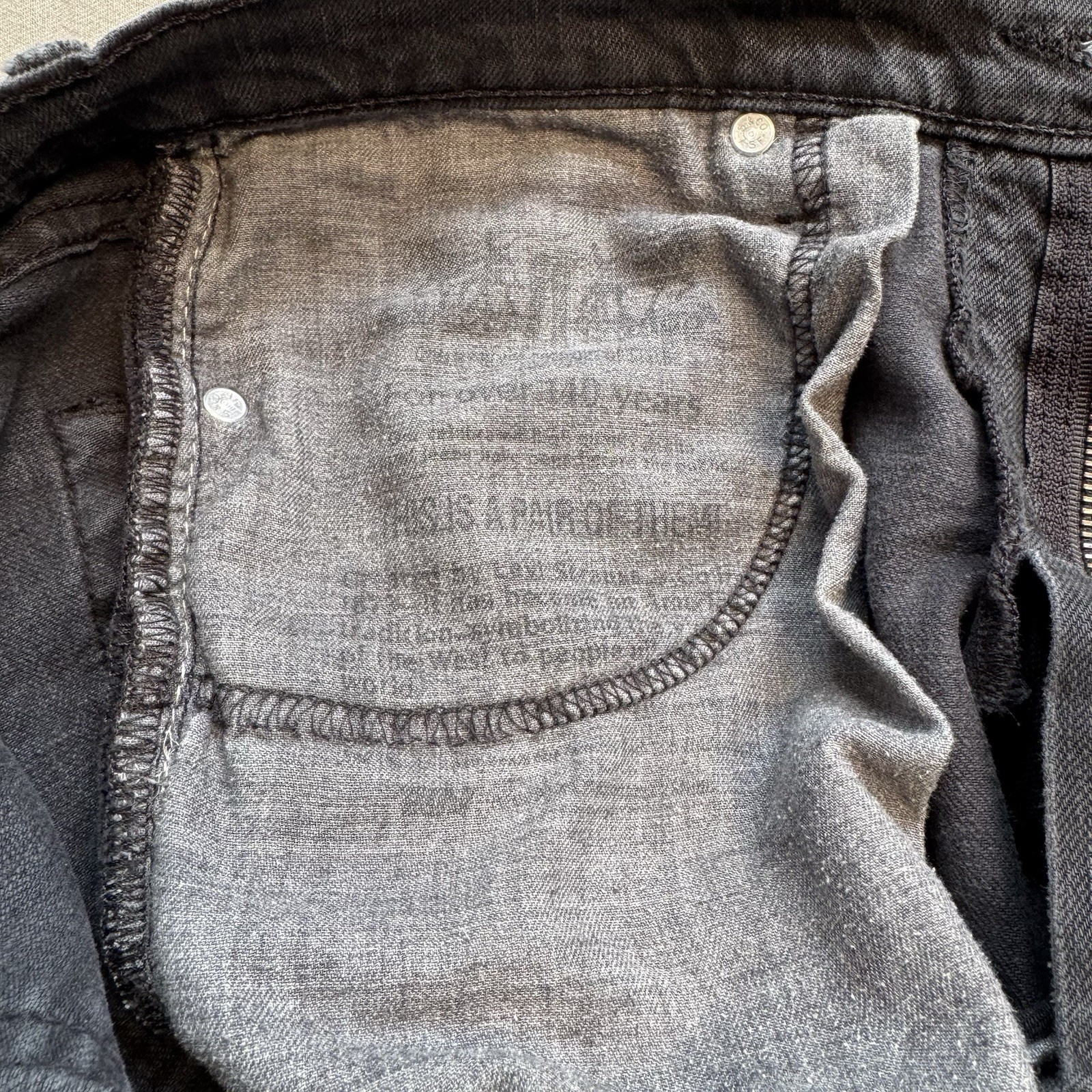 Levi’s 511 Men 30×30 Jeans Black Distressed Paint Splatter Stains Artful Denim