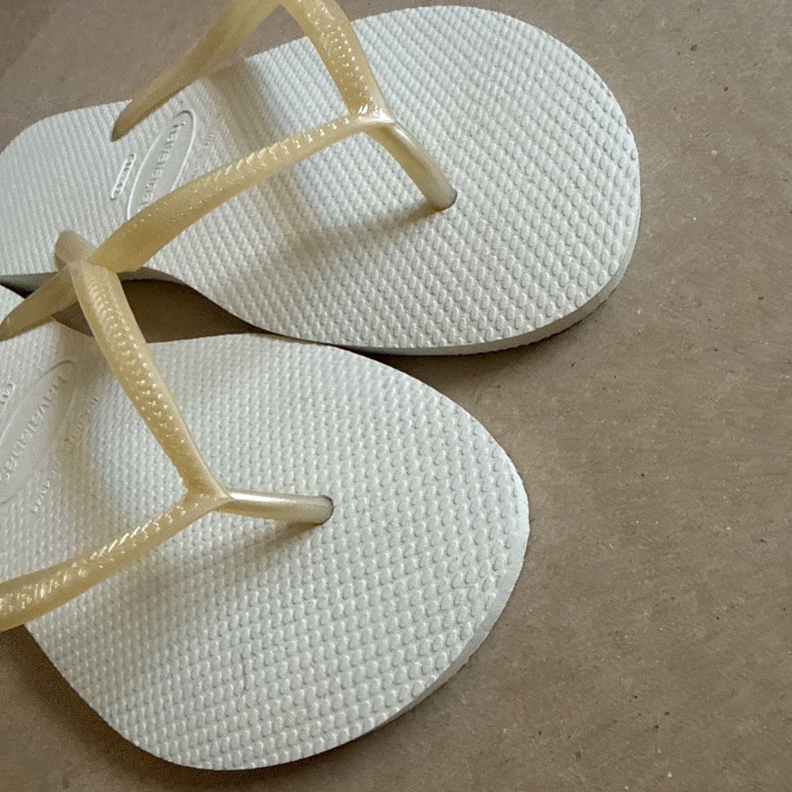 Havaianas Slim White Pearlized Straps 41/42 – New