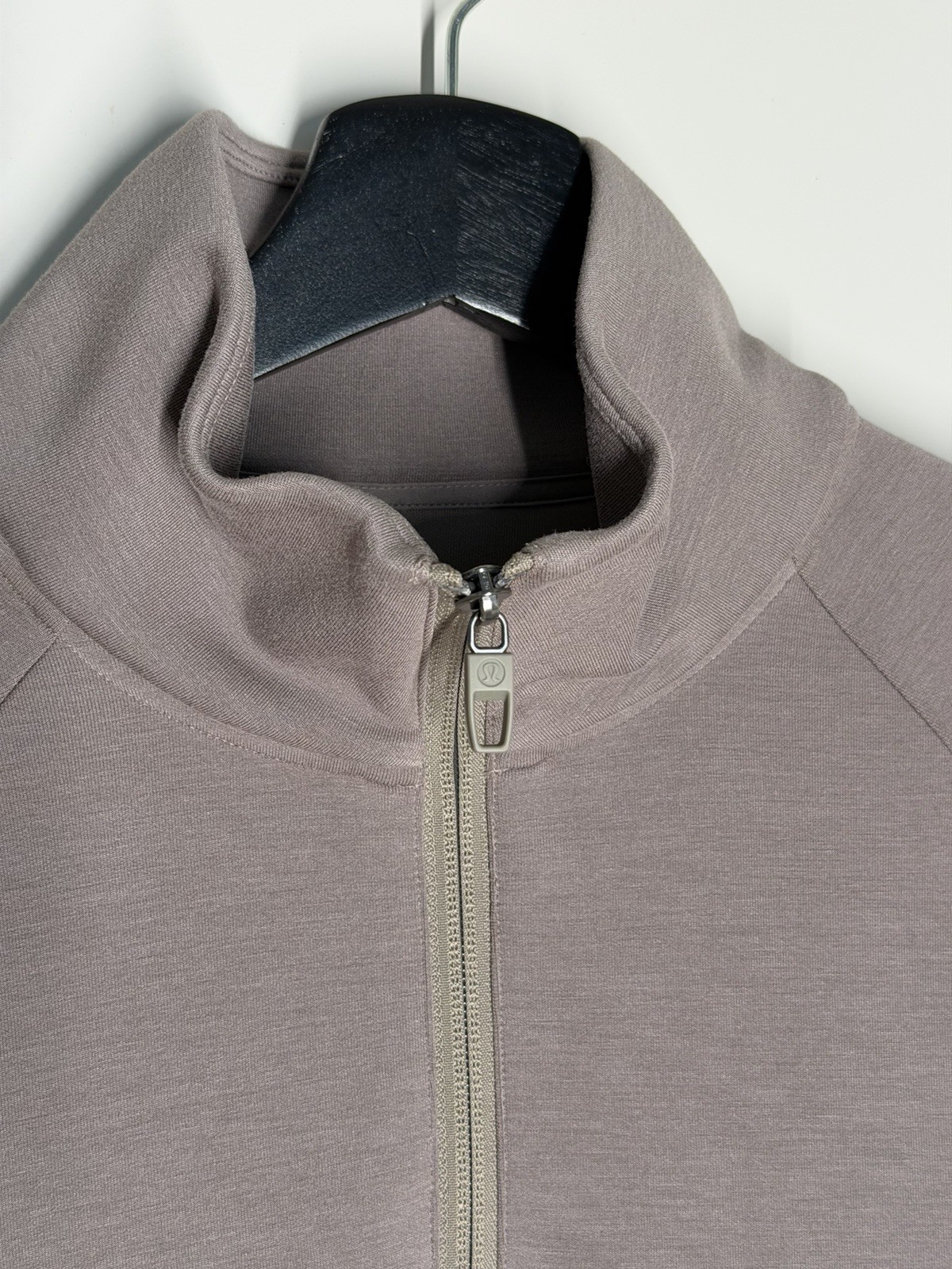 Lululemon Smooth Spacer Quarter Zip – Warm Ash Grey – Men’s Size Small (S)