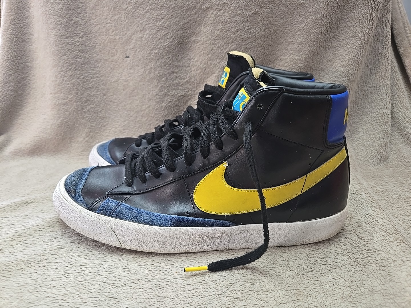 NIKE Peace Love & Basketball Blazer Mid 77 Black Sneakers Mens Sz 11 Sports Shoe