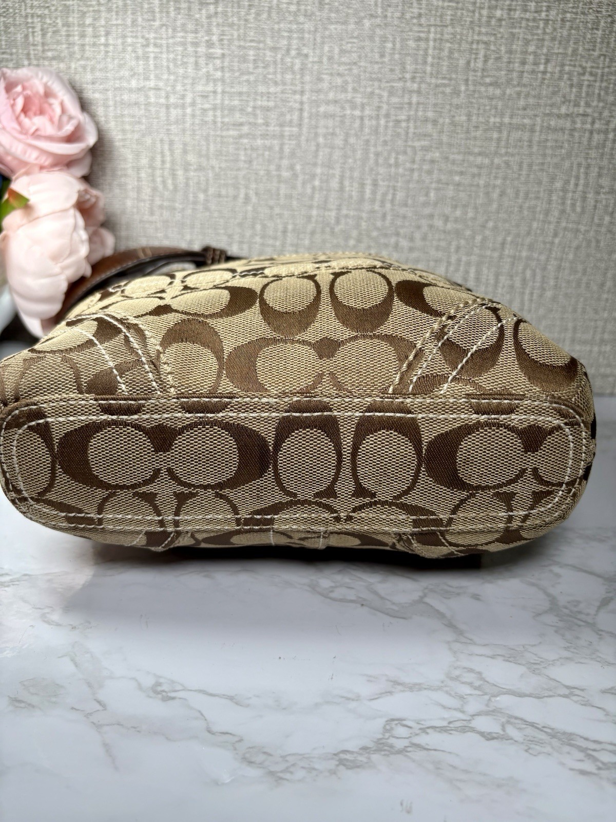 Coach Signature Logo Canvas Beige/Brown Crescent Shoulder Bag Zip Gold Hardware
