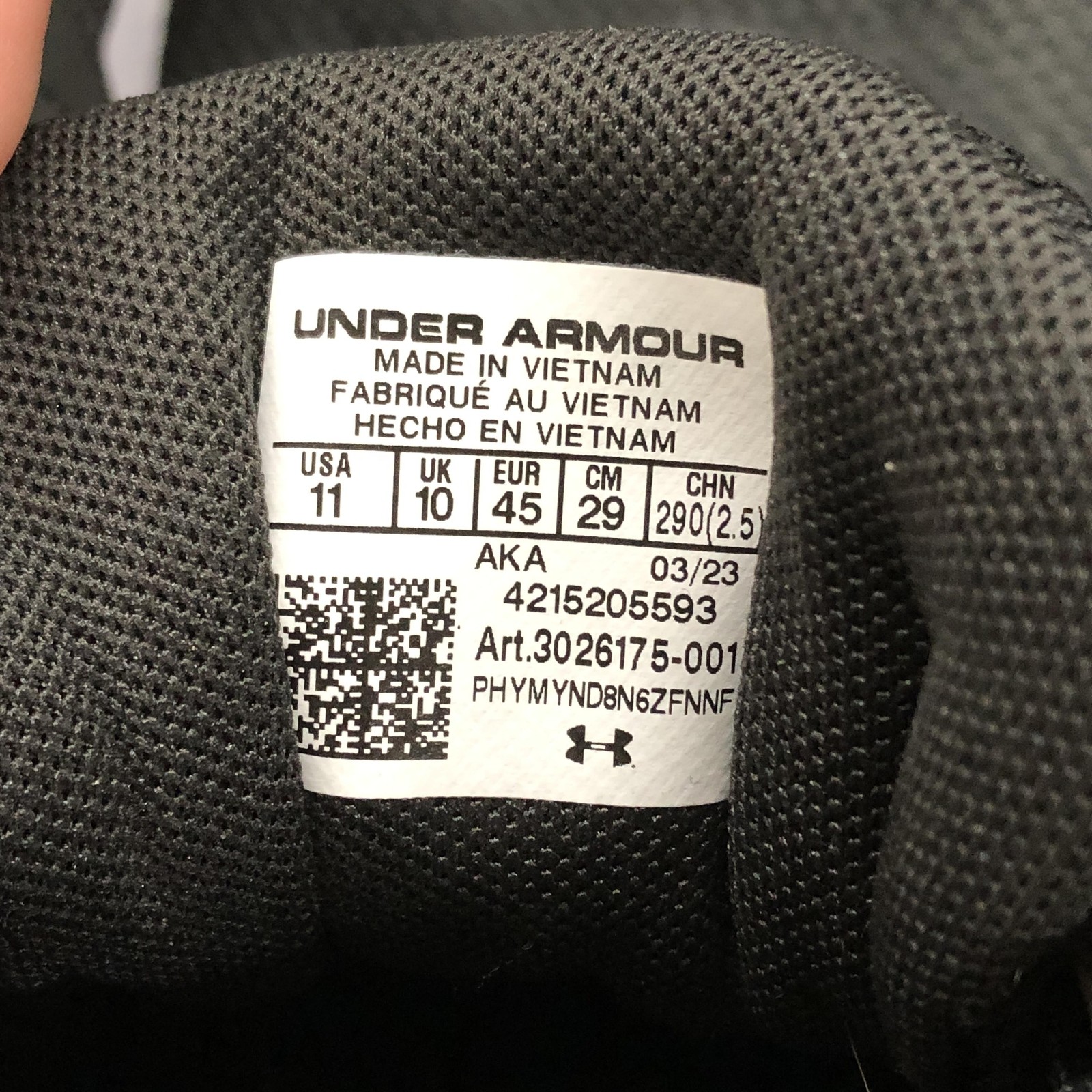 Under Armour Charged Assert Shoes Mens Size 11 Black Sneakers 3026175-001