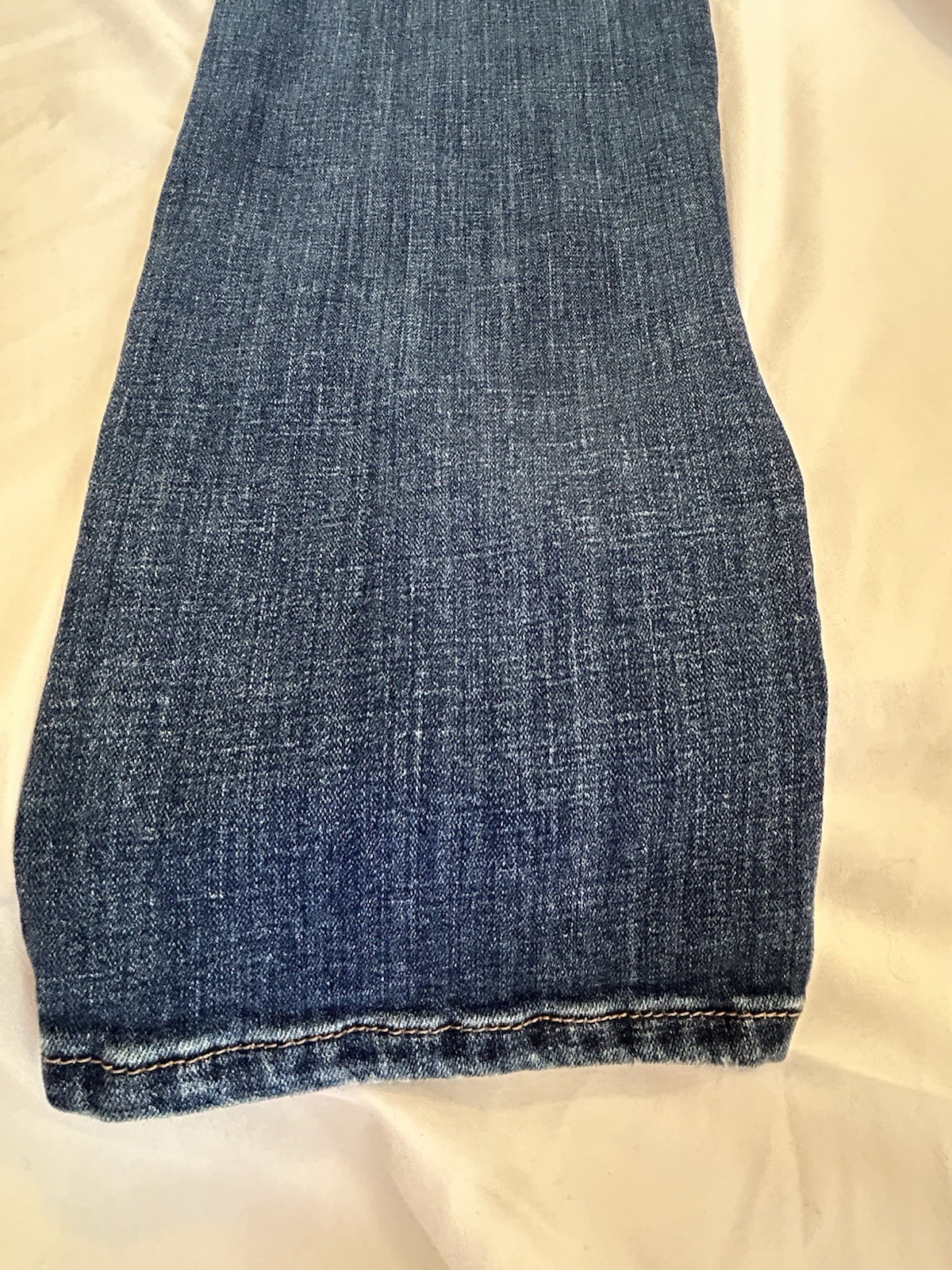 Levi’s Women’s Straight Leg Stretch Denim Jeans Medium Wash Mid Rise Size 6