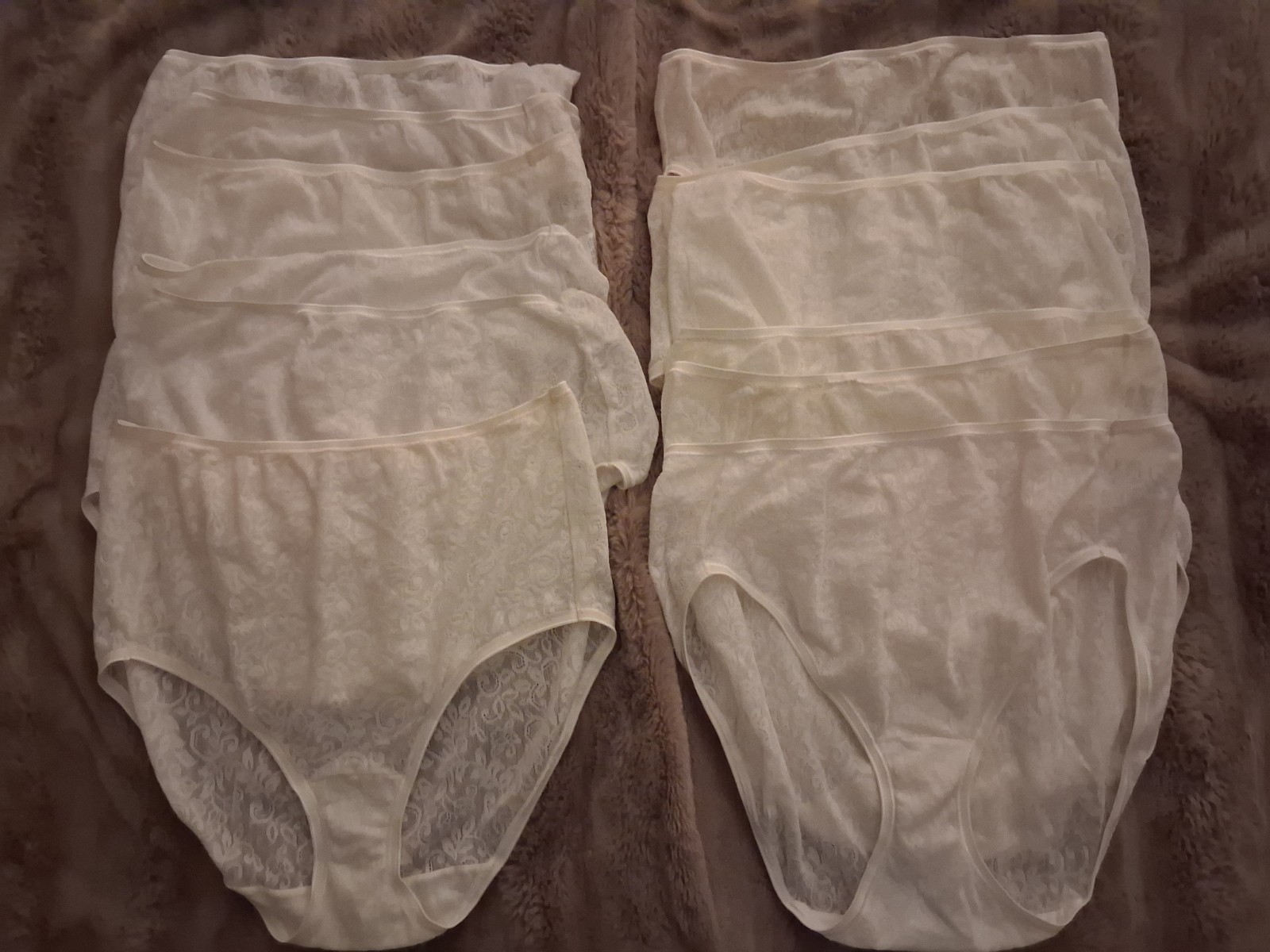 3-Pairs of Ivory Vanity Fair All Over Lace Hi-Cut Panties US Size 9 /EU 48