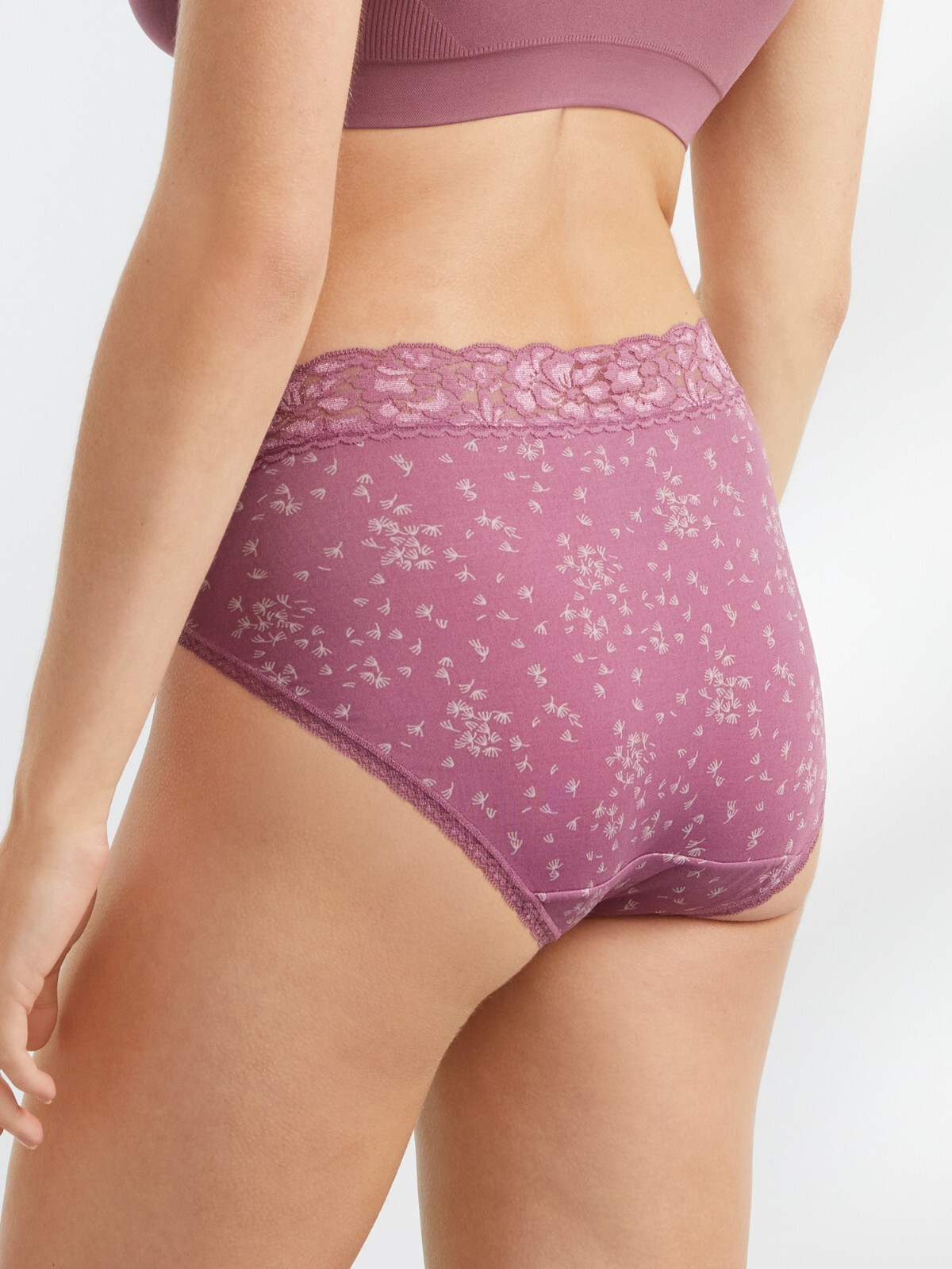3 Pack Vanity Fair Womens Flattering Lace Hi-Cut Panties, 13280, Assorted Prints