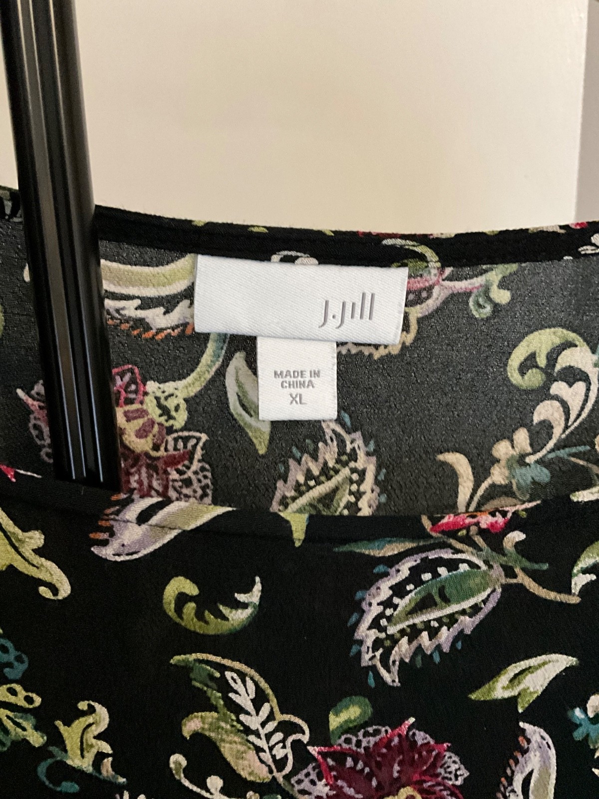 J.Jill Tunic Blouse XL Black Coral Paisley Button Down Soft Comfy Rayon Floral