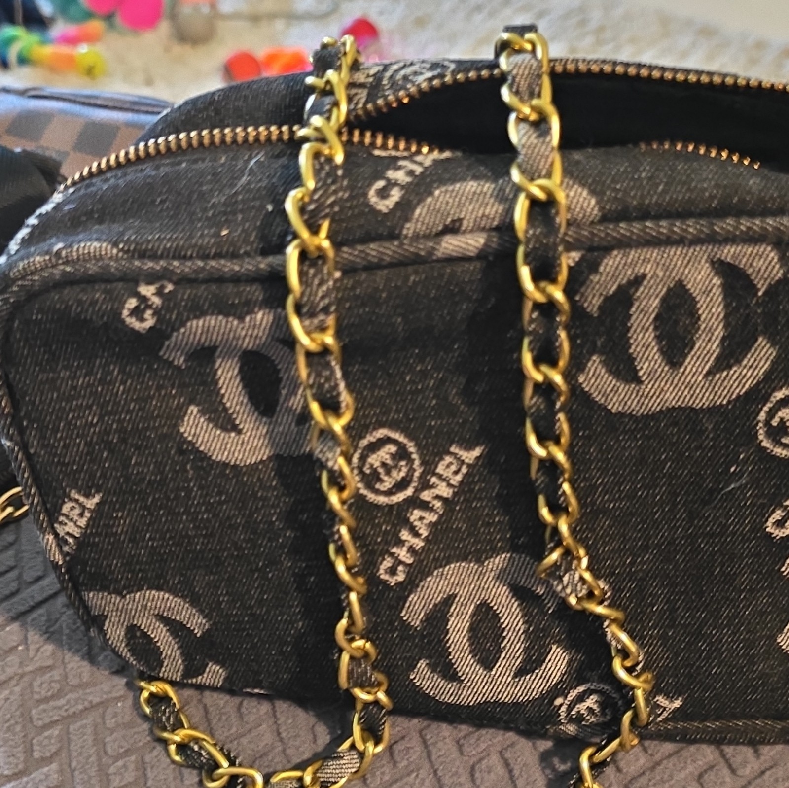 CHANEL Black Quilted Logo CC Zip Crossbody Bag Gold Chain HW Detachable Strap