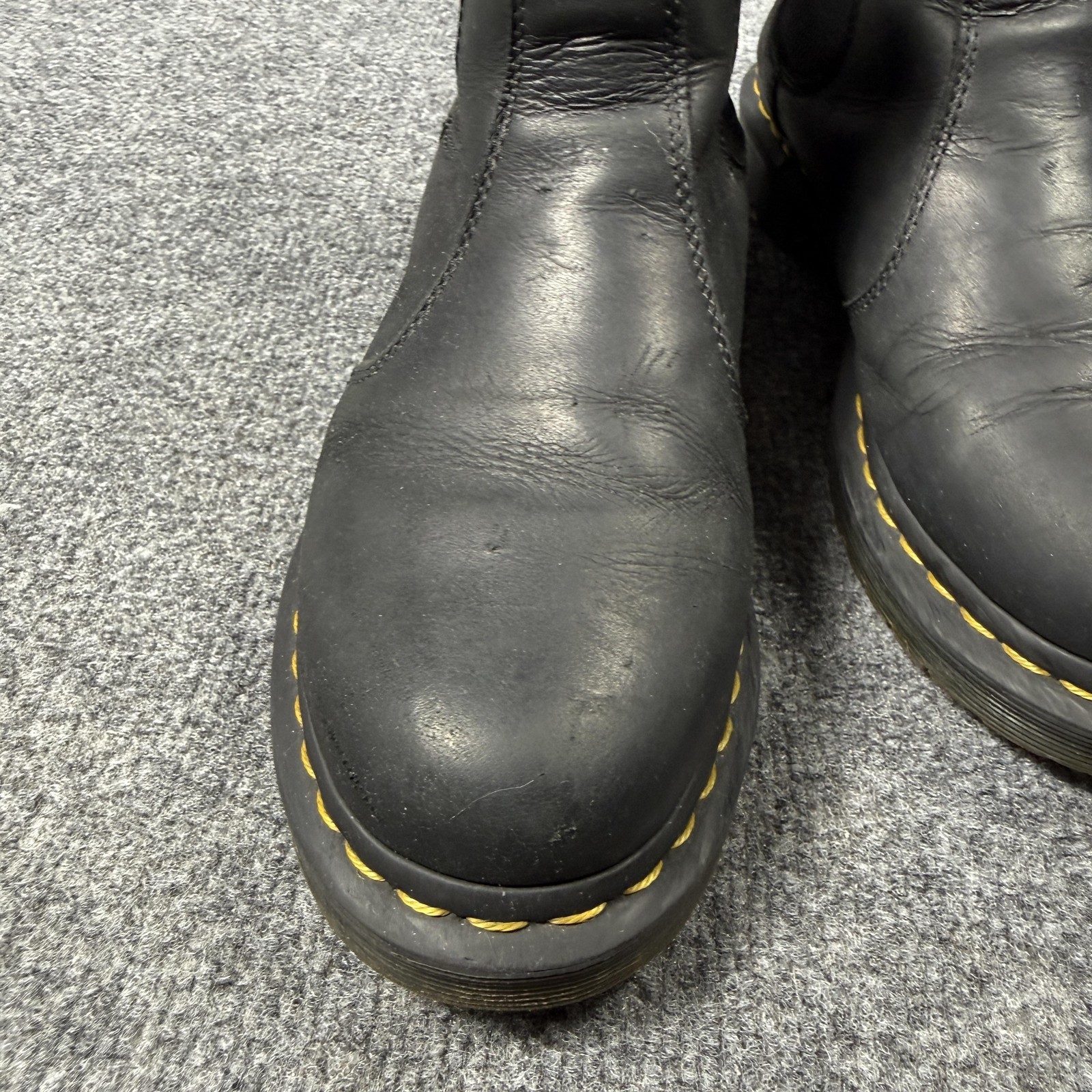Dr. Martens 2976 Leonore Boots Womens Size 9 Black Fur Lined Chelsea Ankle