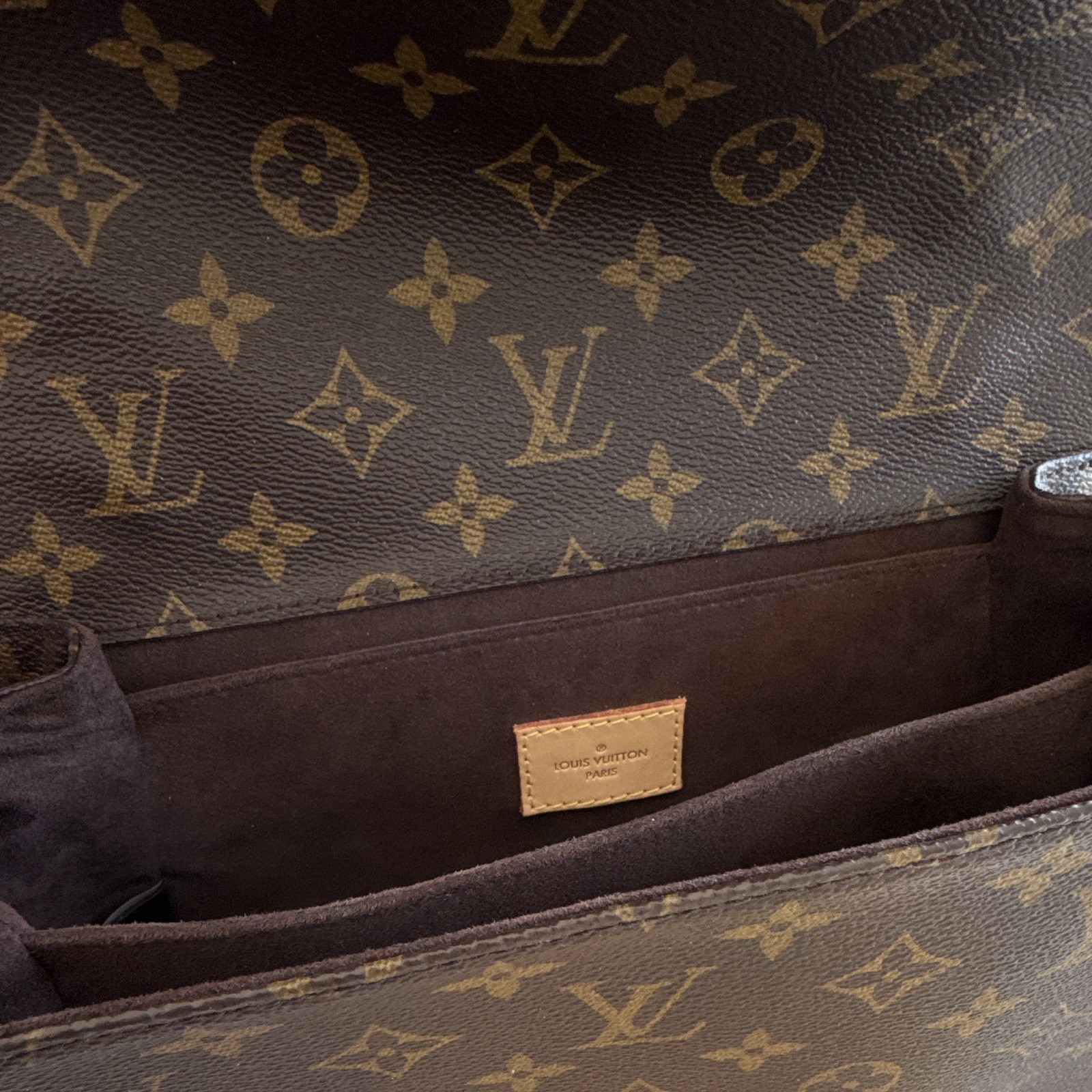 Louis Vuitton Monogram Pochette Metis Crossbody, Strap & Dust Bag