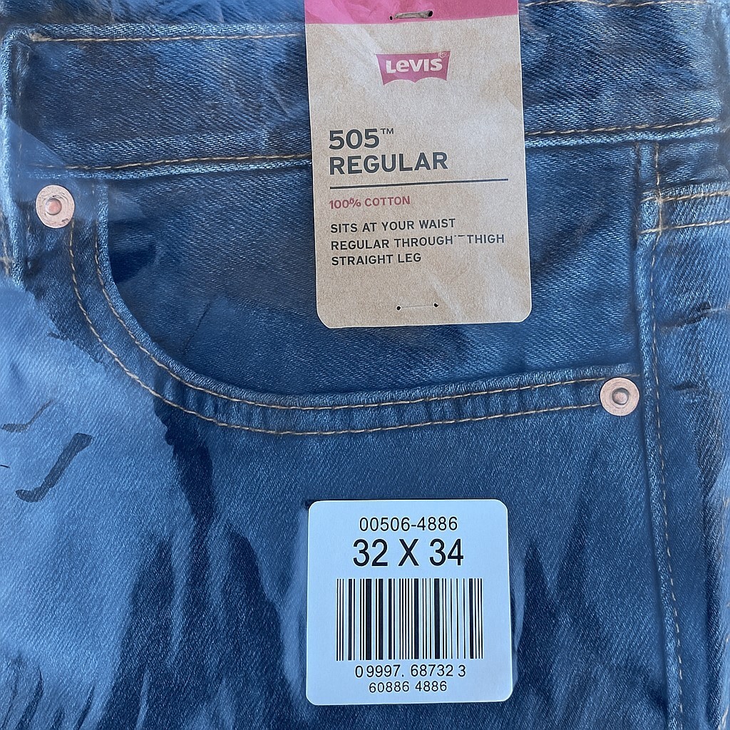 Levi’s Men’s 505 Dark Stonewash Regular Fit Straight Leg Jeans 32W 34L. NEW!!!
