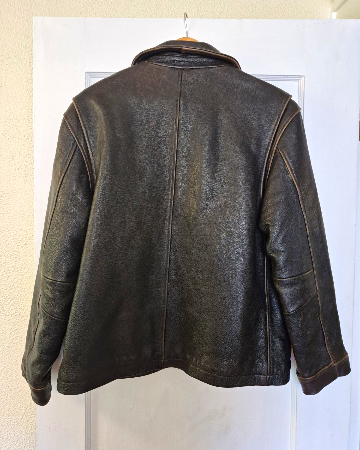 Eddie Bauer Men’s Black Leather Jacket Size M Full Zip Quilted Lined Pockets