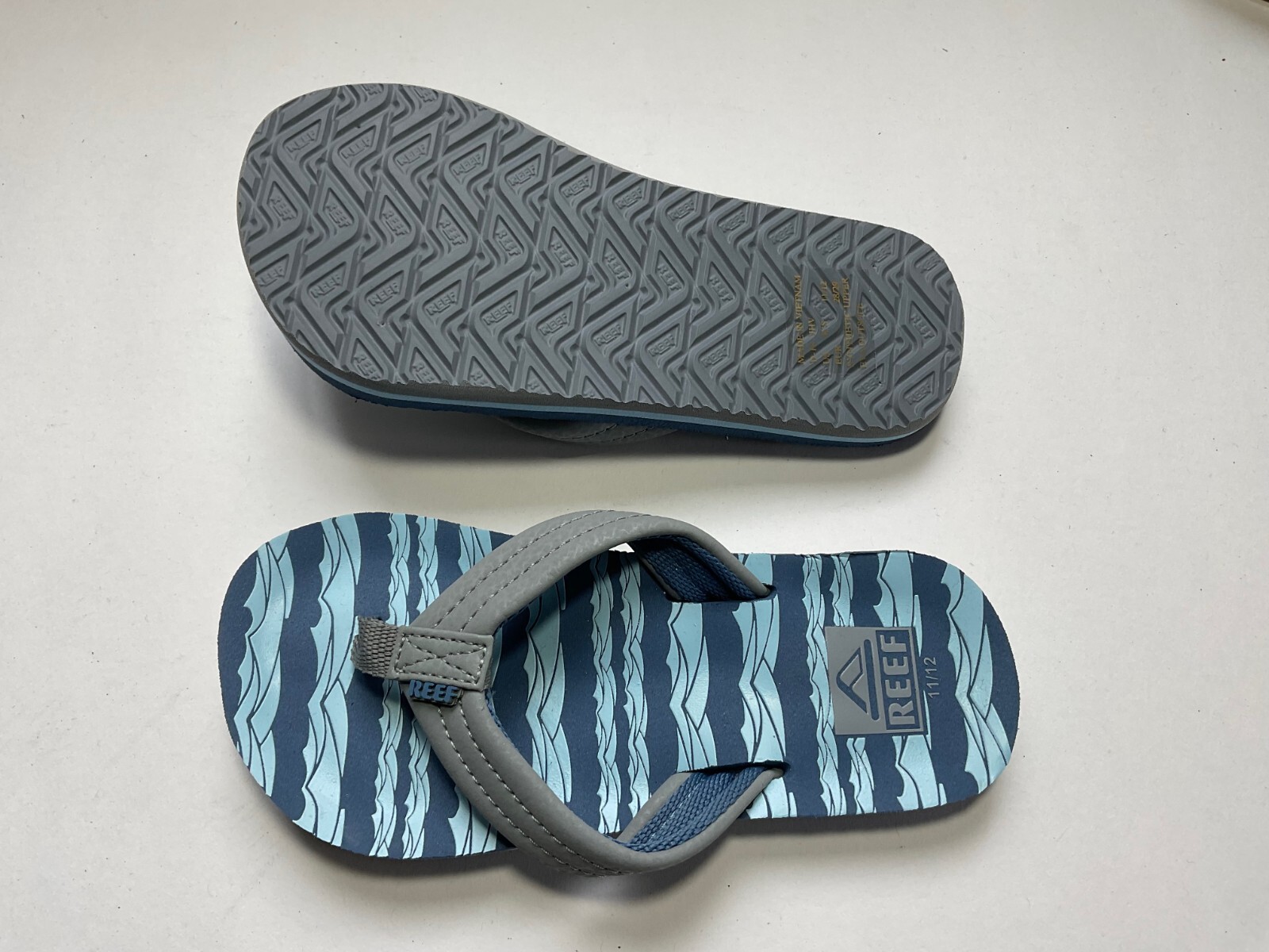NEW! Reef Boy’s Ahi – Size 13/1 – Color Blue Gray Ocean