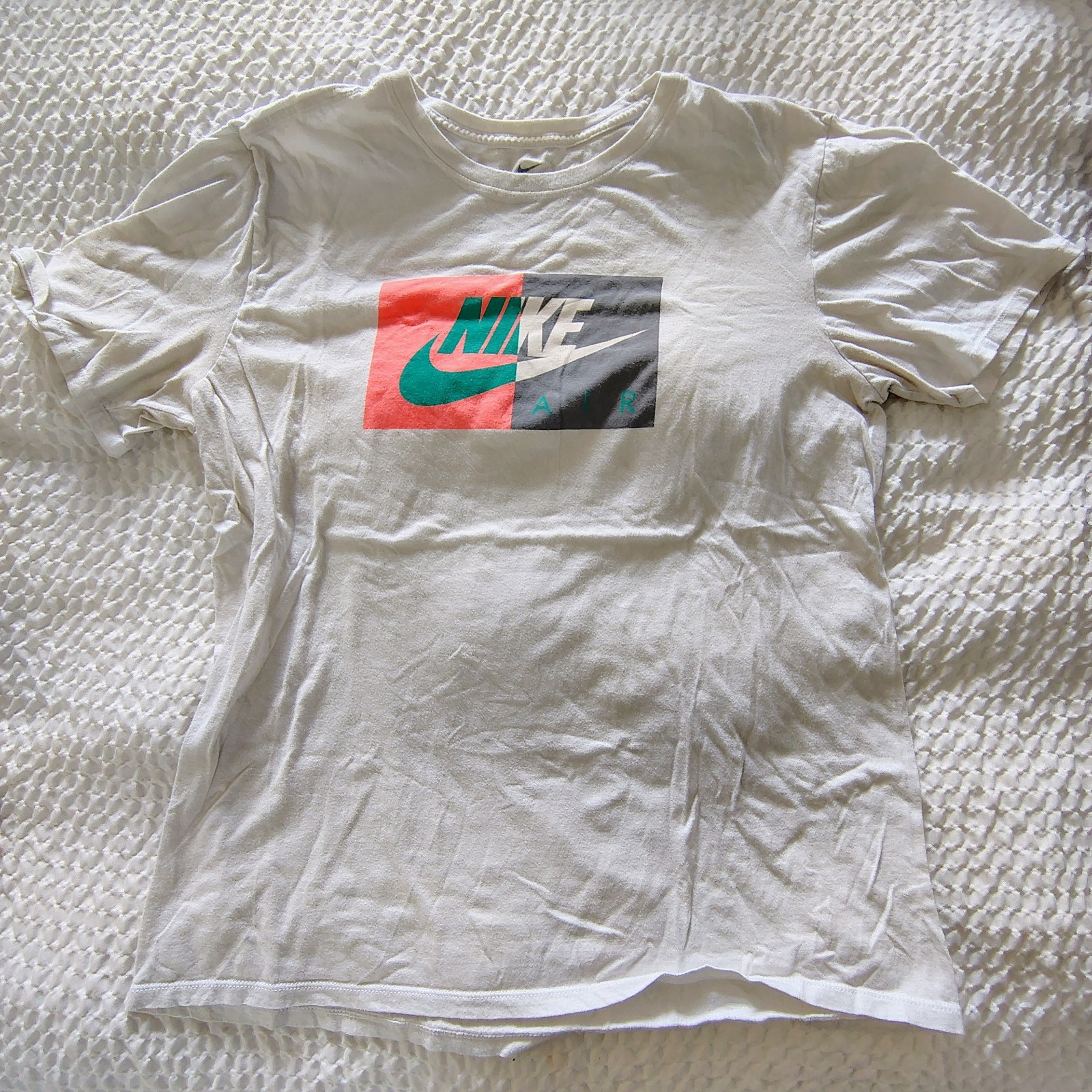 Nike Air T-Shirt Mens Large White Short Sleeve Athletic Cut Colorblock Logo