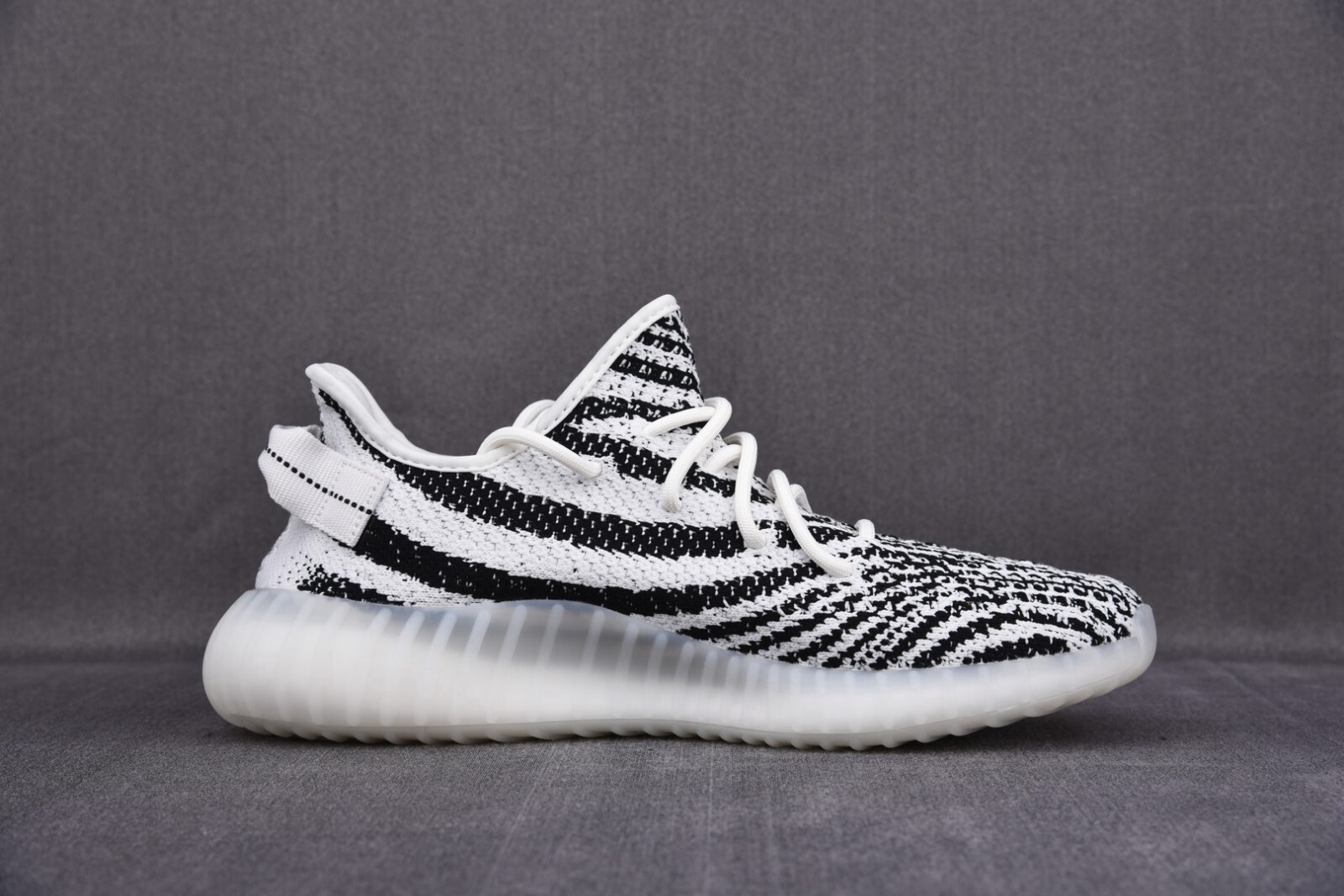 adidas Yeezy Boost 350 V2 Low Zebra CP9654 Brand New