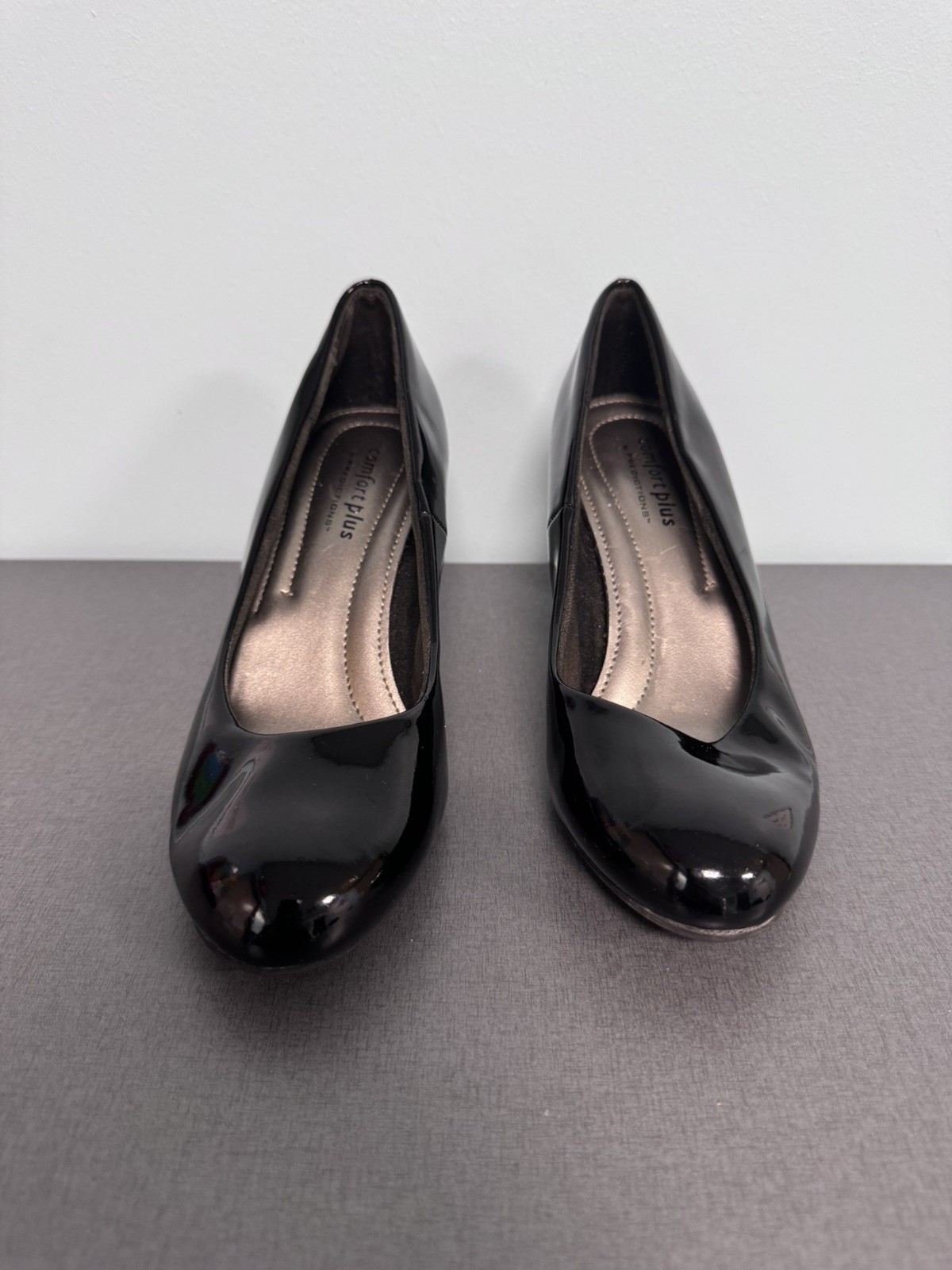 Comfort Plus by Predictions Black Patent Mid Heel Pumps Size 5.5
