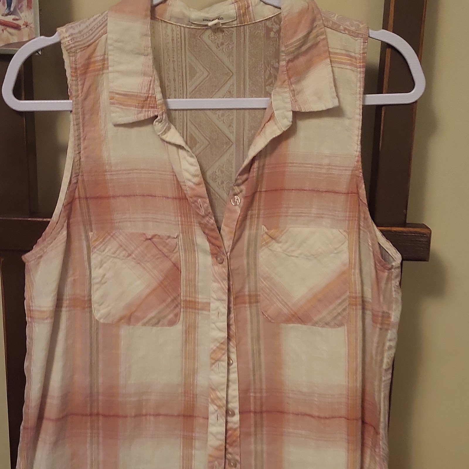 Maurices Women’s L Plaid Sleeveless Collared Button-Up Top Pink Beige Woven