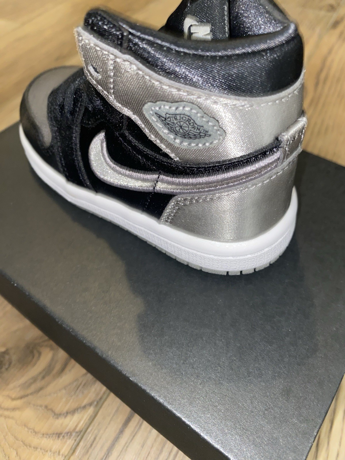 Jordan 1 Retro High OG TD High Top Sneaker Black/Medium Grey/White 6C