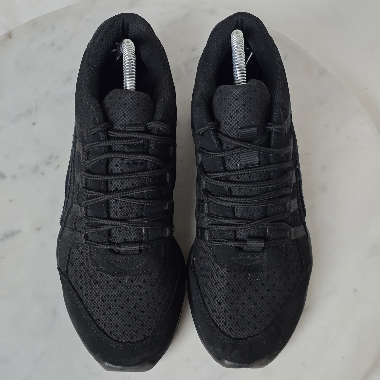 Capezio Shoes Womens 7 Black Studio Dance Sneakers 202848 Mesh Suede Lace Up EUC