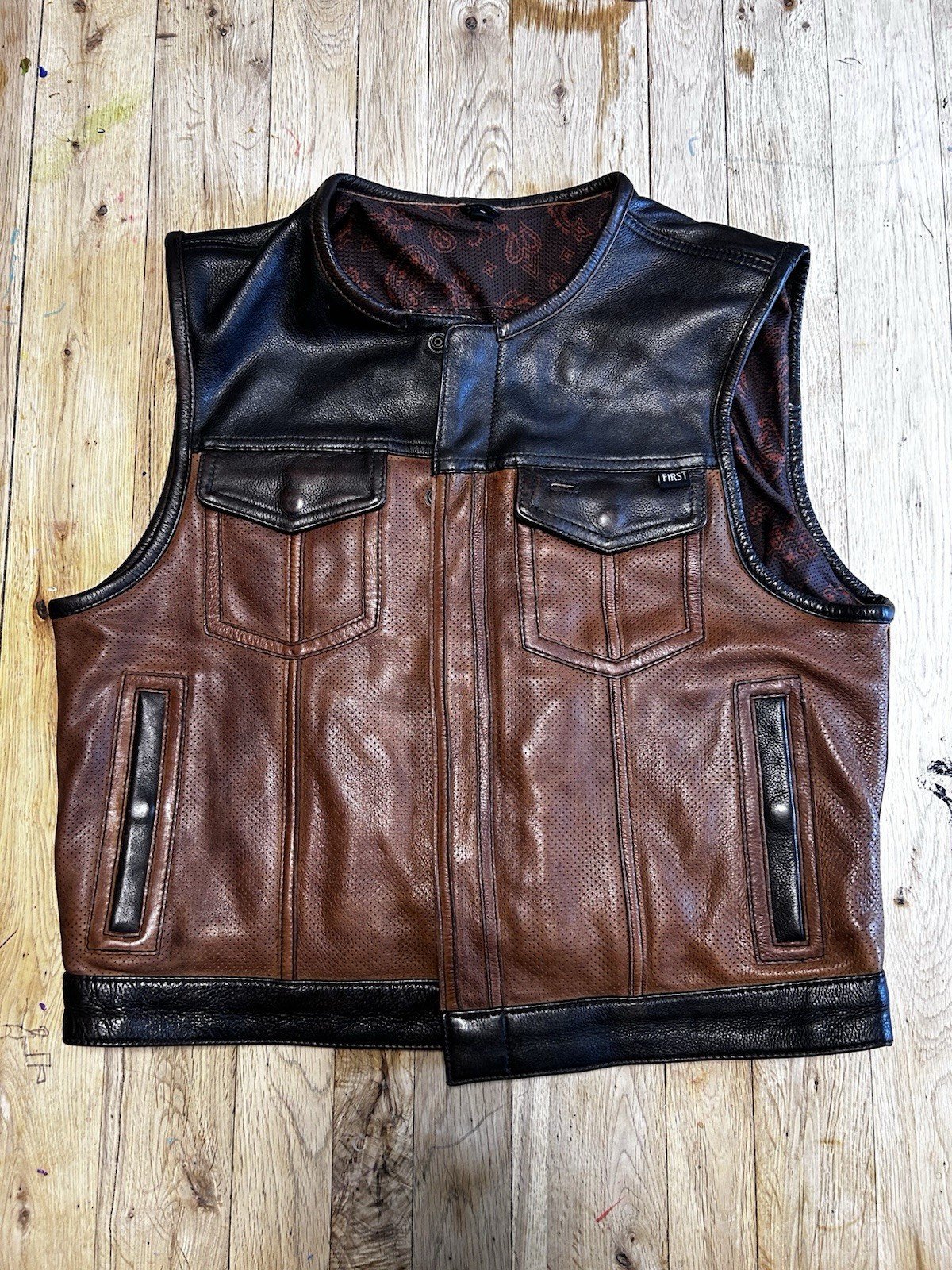 First MFG Co Men’s Leather Vest Size XL Perforated Leather. 2 Tone Brown/black