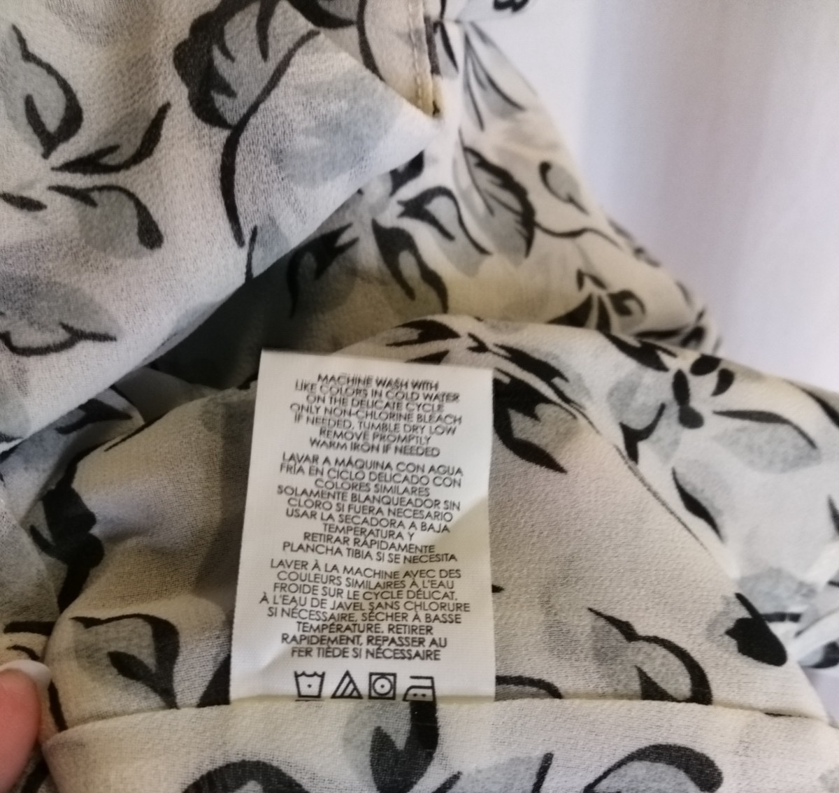 Cabi #5212 Terrace Cami Womens Small Chiffon White Black Floral layered tank top