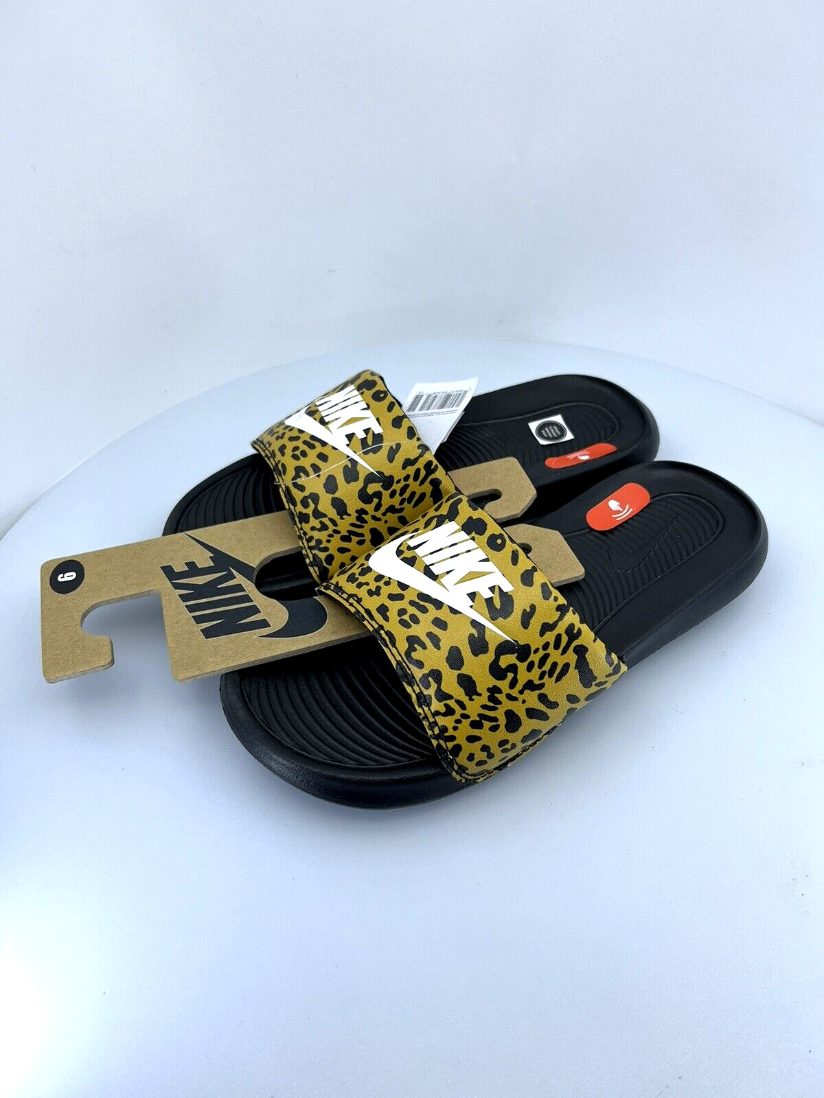 Nike Slides Womens Size 6 Victori ONE Soft Foam Contoured Animal Cheetah