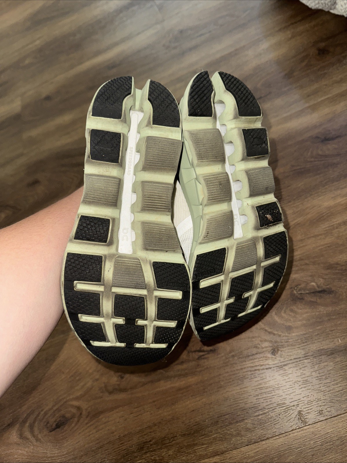 ON Cloudstratus Womens Size 9 White Black Green