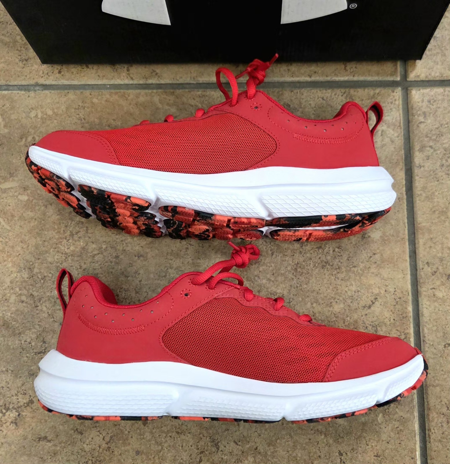 Under Armour 3026175 Mens Training UA Charged Assert 10 Running Athletic Sz 9.5
