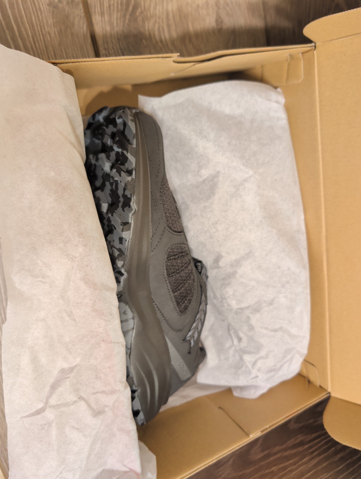 Saucony Excursion TR17 Mens 10.5 Triple Black Trail Running Shoes NIB S20959-220