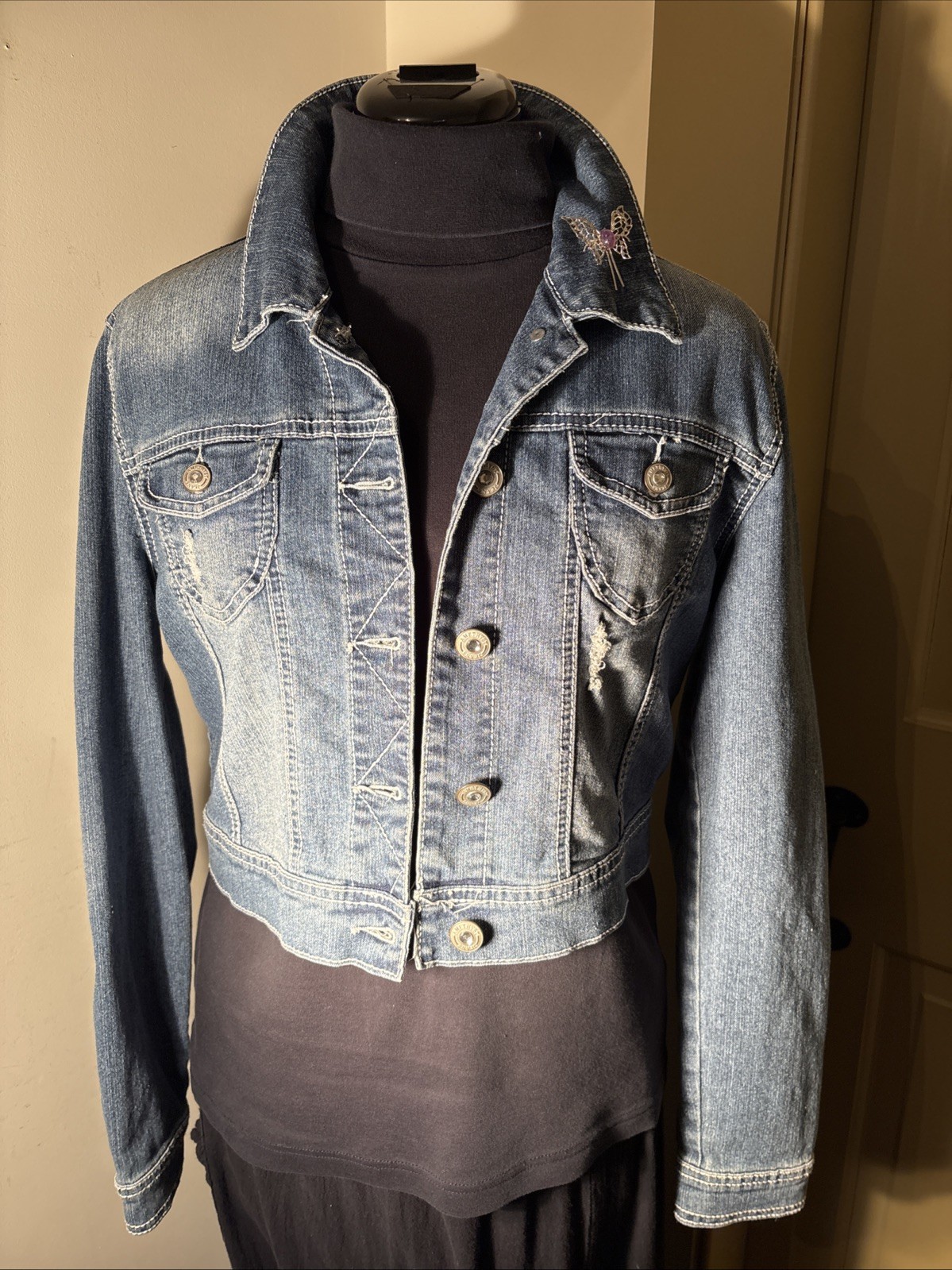 Amethyst Jean Jacket Blue Cropped Distressed Women’s Size Small Cotton Blend EUC