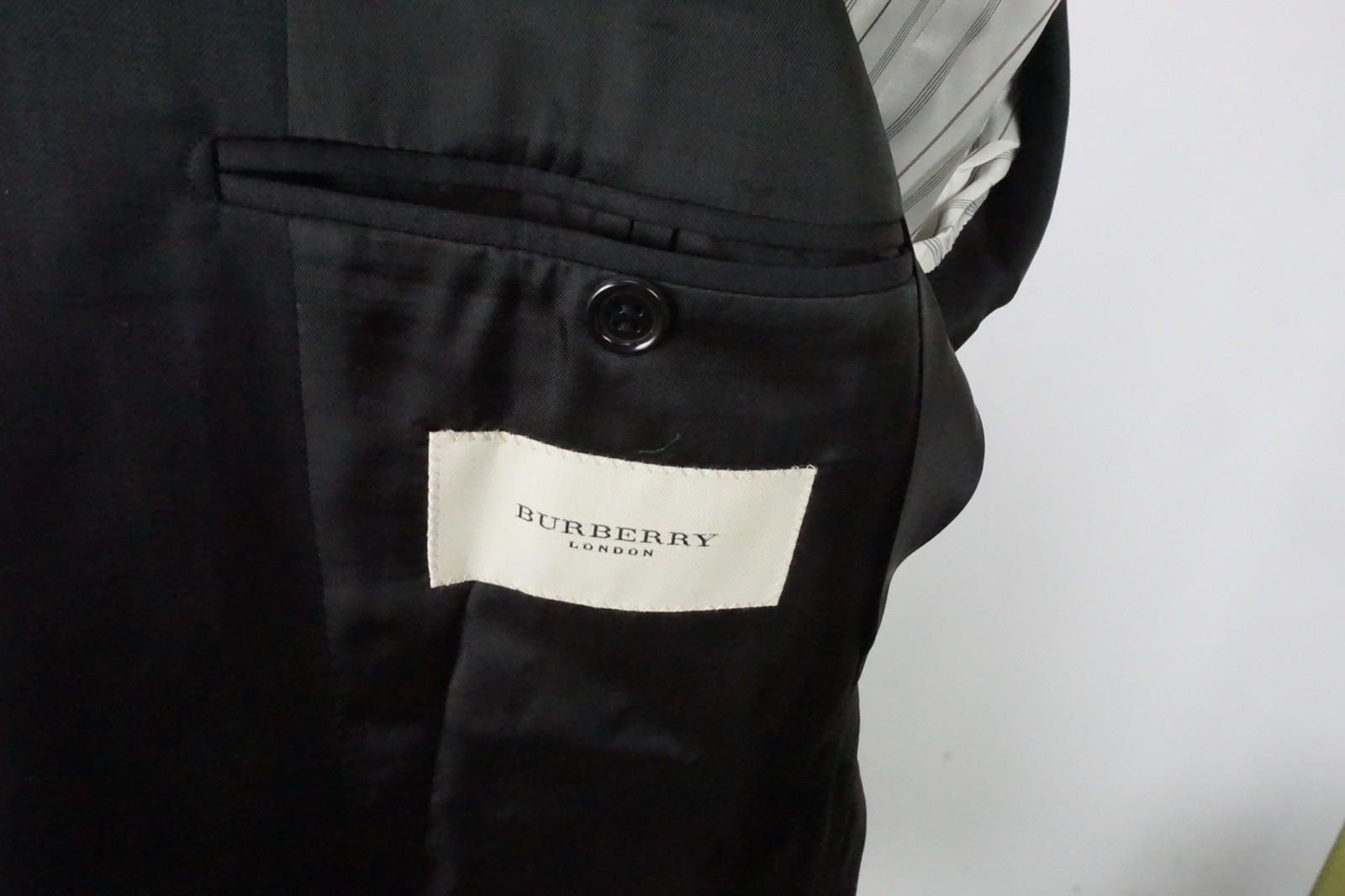Burberry London Black S150s Wool 2 Pc Suit Jacket Pants Sz 38R BRAND NEW