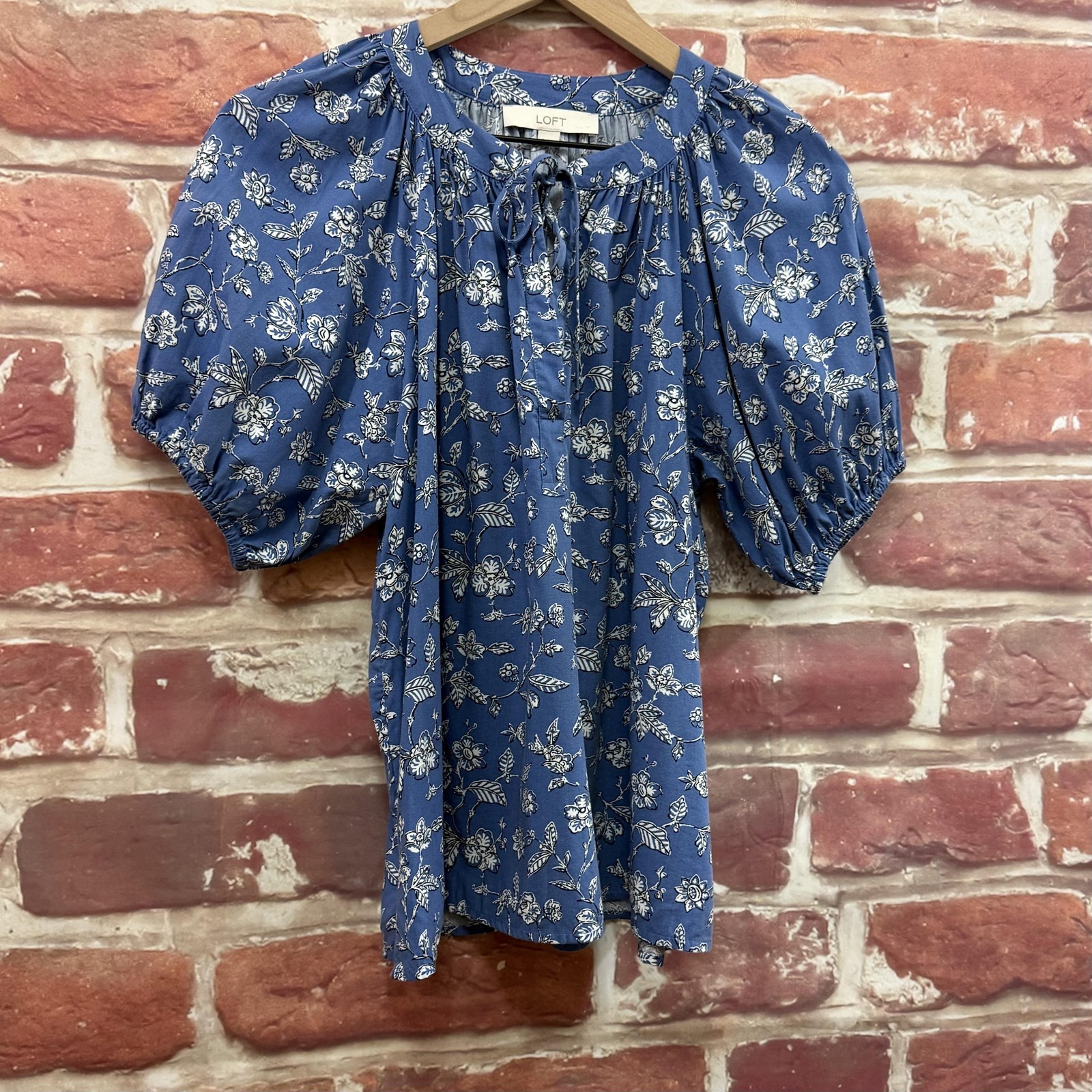 Ann Taylor Loft Womens S Blue Garden Floral Tie Neck Puff Sleeve Casual Shirt