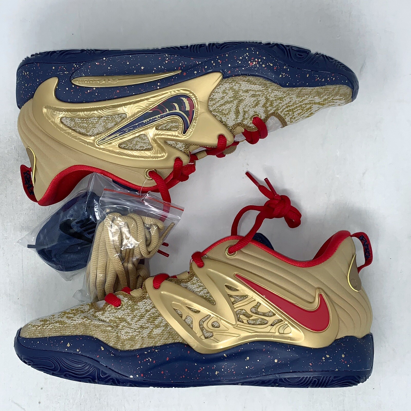 Nike KD15 Olympic Gold Medal Sneaker, Size 7.5 / 9W BNIB DC1975-700