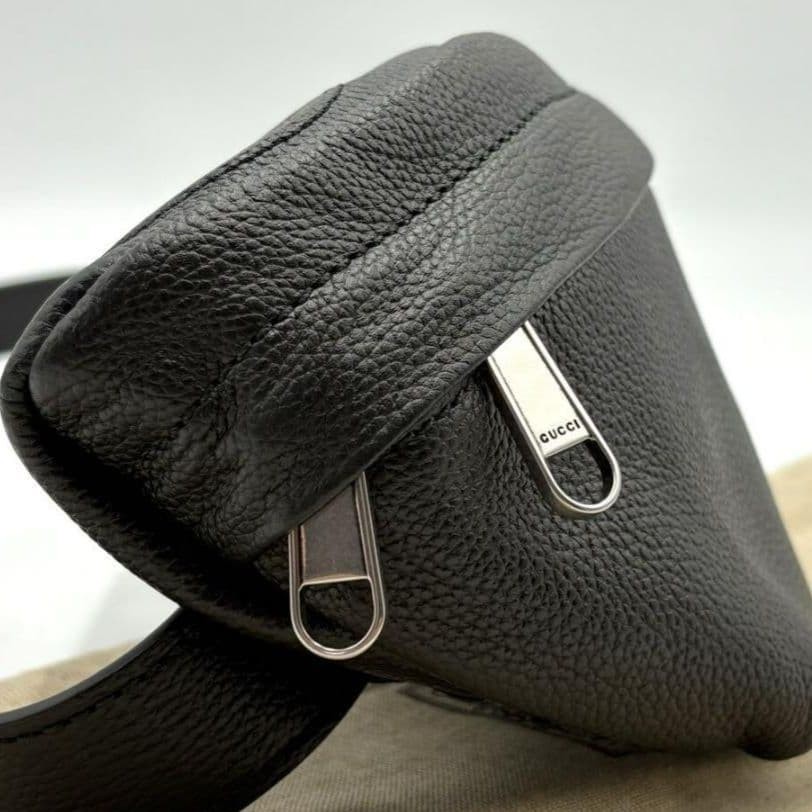 Brand New Unused GG Supreme Leather GUCCI Body Bag Gift Present 0611b