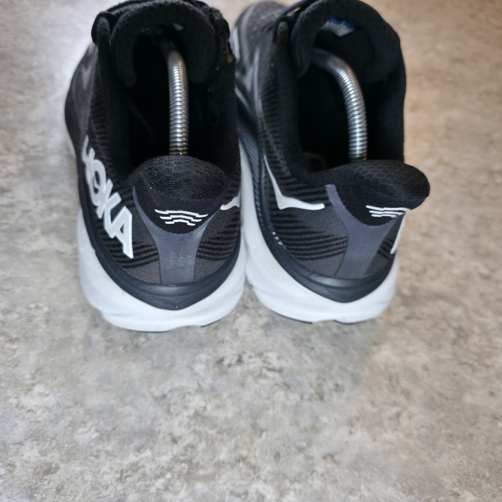 Hoka One One Clifton 9 Mens 11 D Black White Gym Running Shoes Sneakers