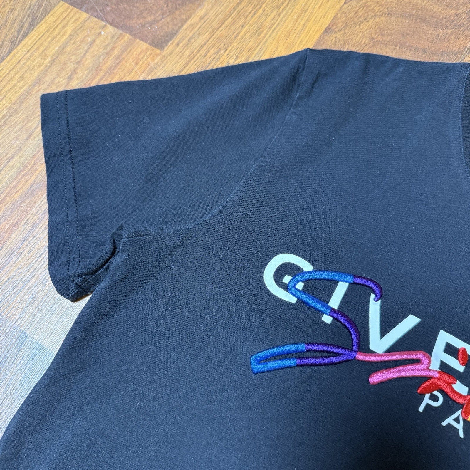 Givenchy men’s black T-shirt Size S