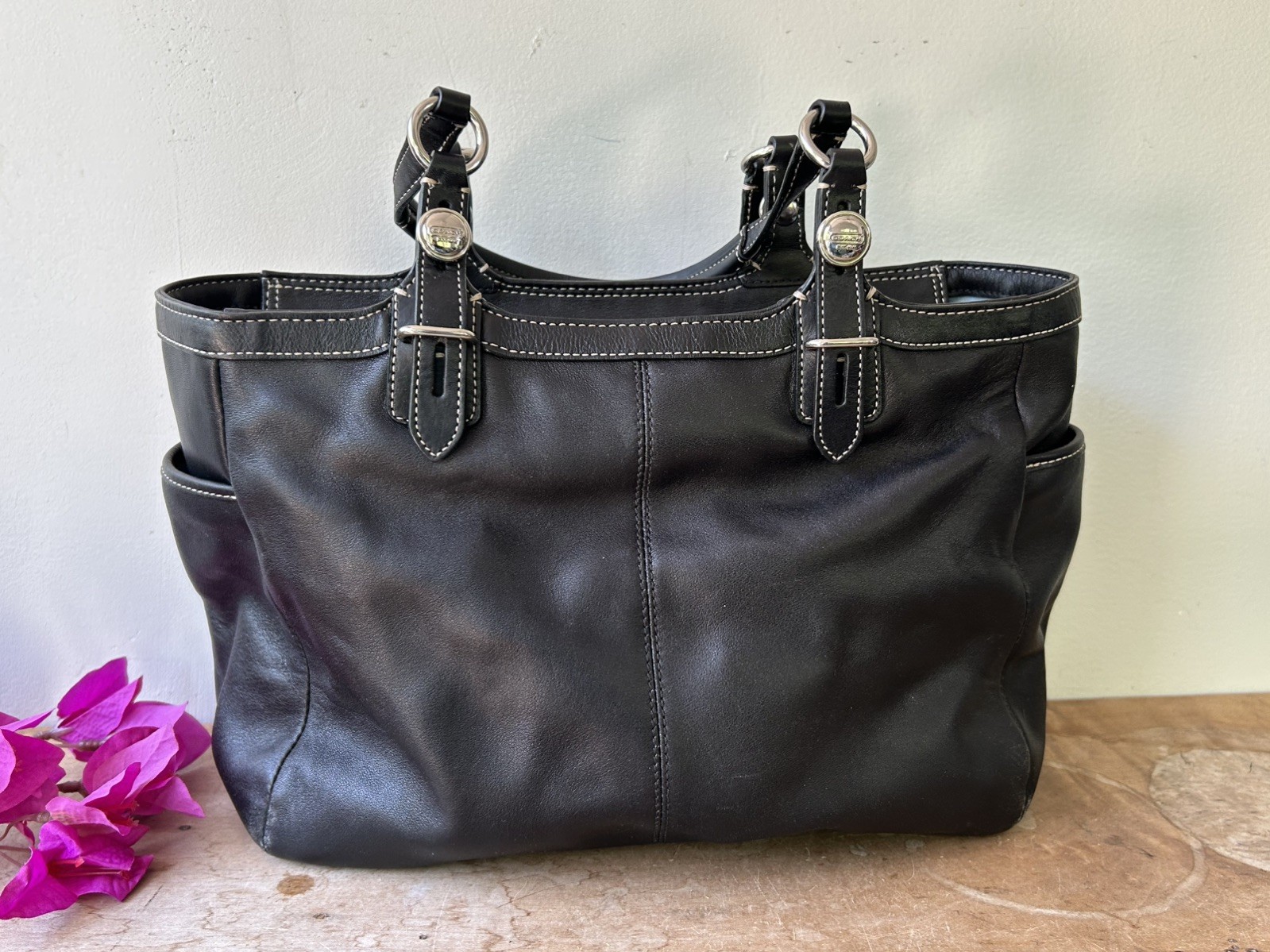 Coach gallery East west Black s atchel Bag Zip Closure. Coach F15147 *Read‼️