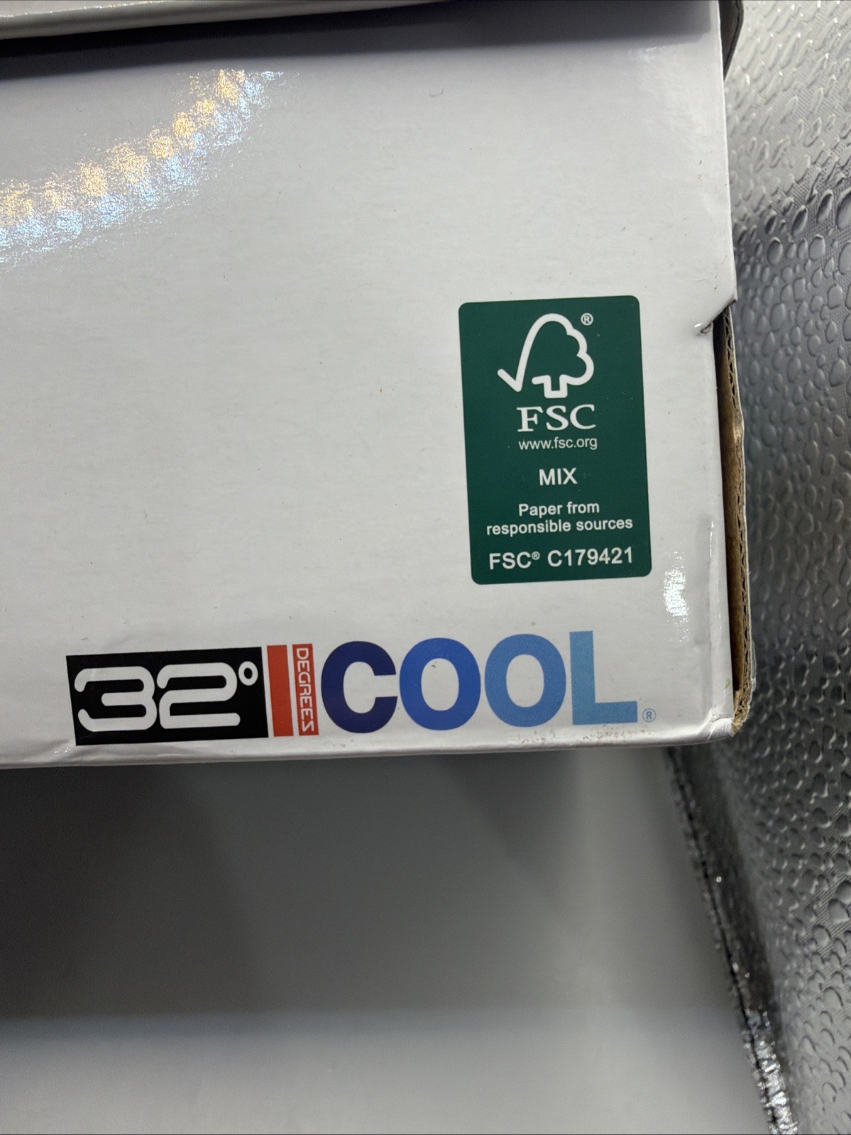 32 Degree Cool Cushion Slide, Wear anywhere, X-Large White. W 11-13, M 9-10