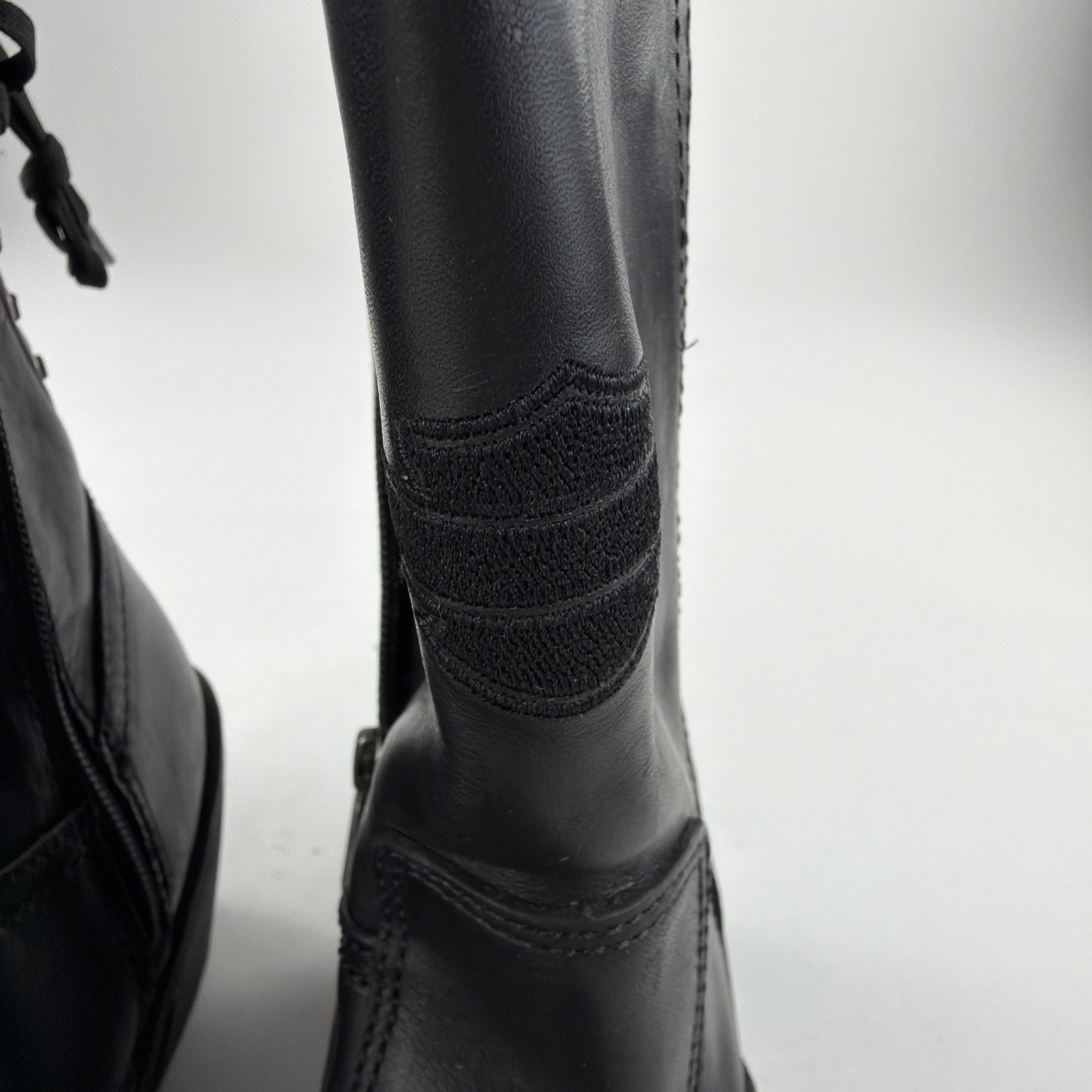 Harley-Davidson motorcycle boots feature a side zipper and a lace-up back W 8.5