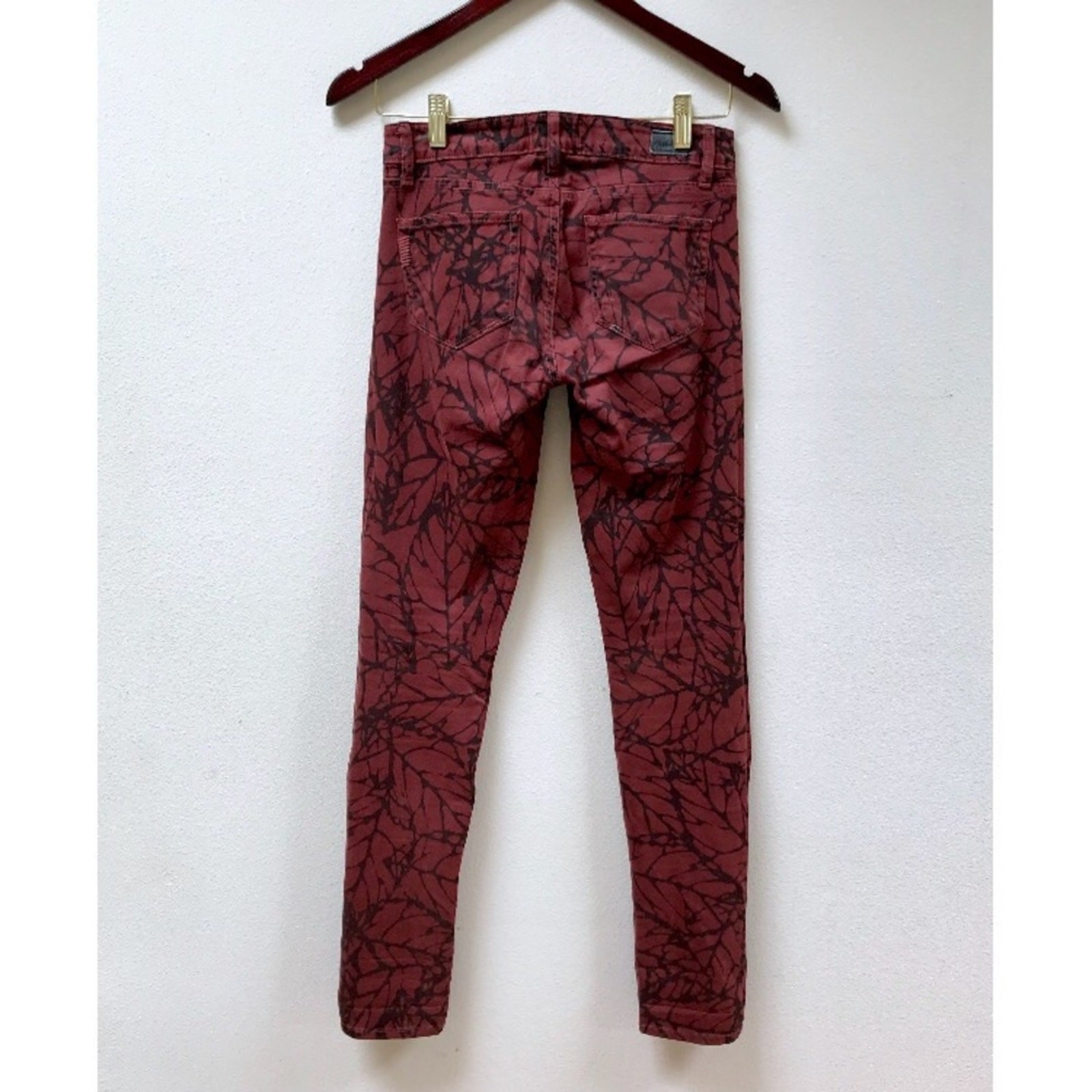 PAIGE Skyline Skinny Maroon Black & Red Leaf Print Skinny Jeans Women’s Size 26