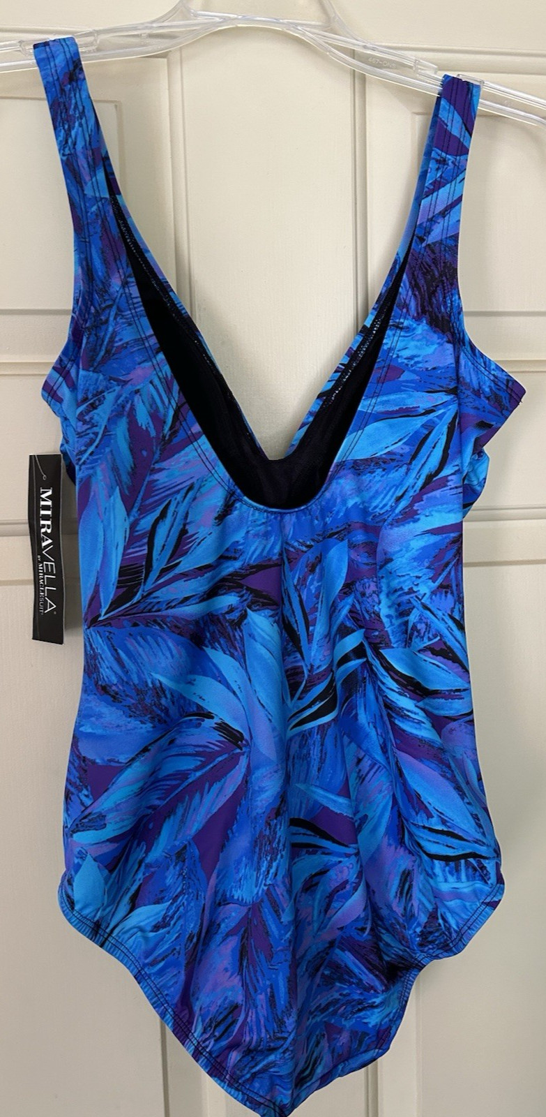 Miravella by Miraclesuit Womens Swimsuit size 8 One-Piece Slimming Smoothing