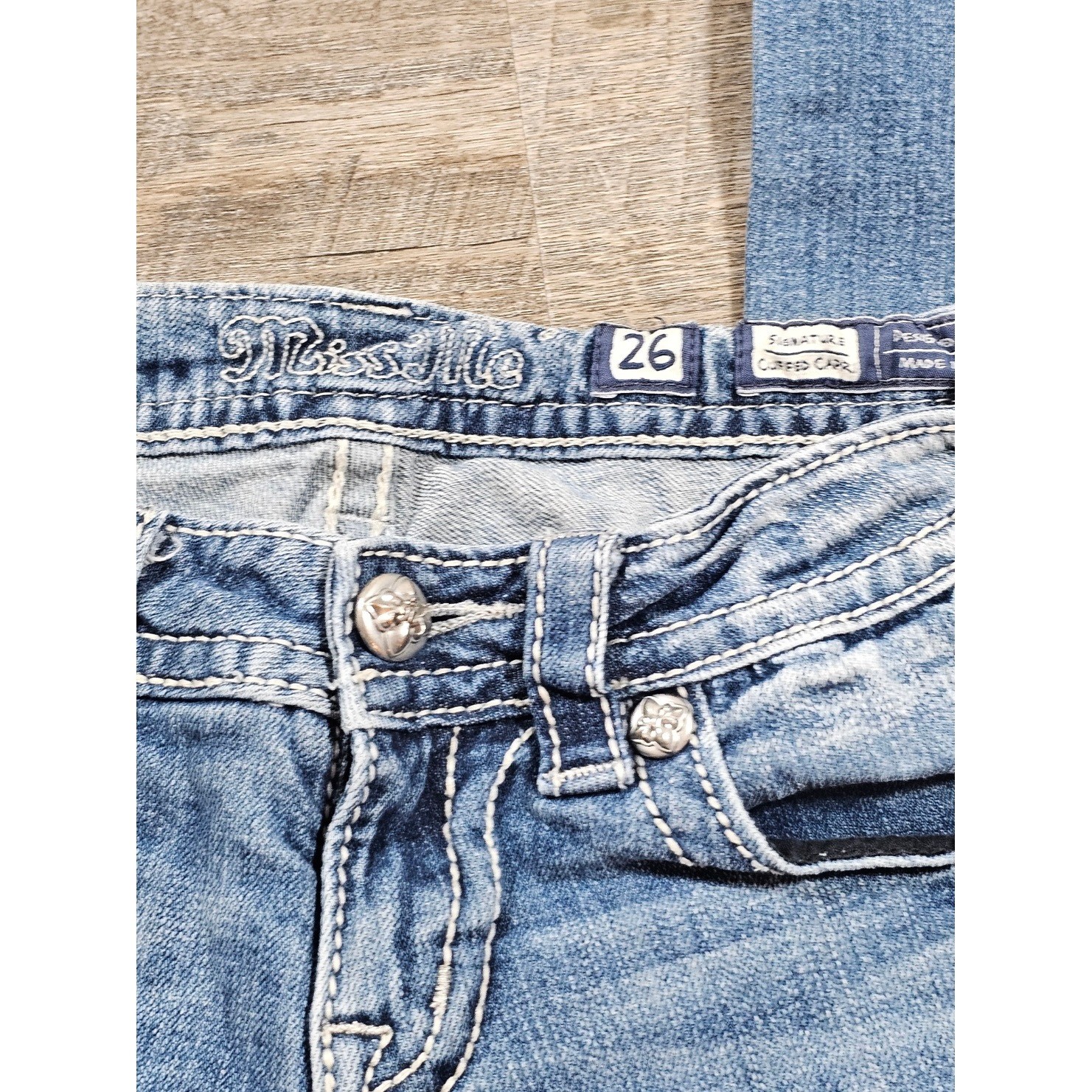 Miss Me Signature Cuffed Capri Jeans Fleur De Lis Embellished Medium Wash 26