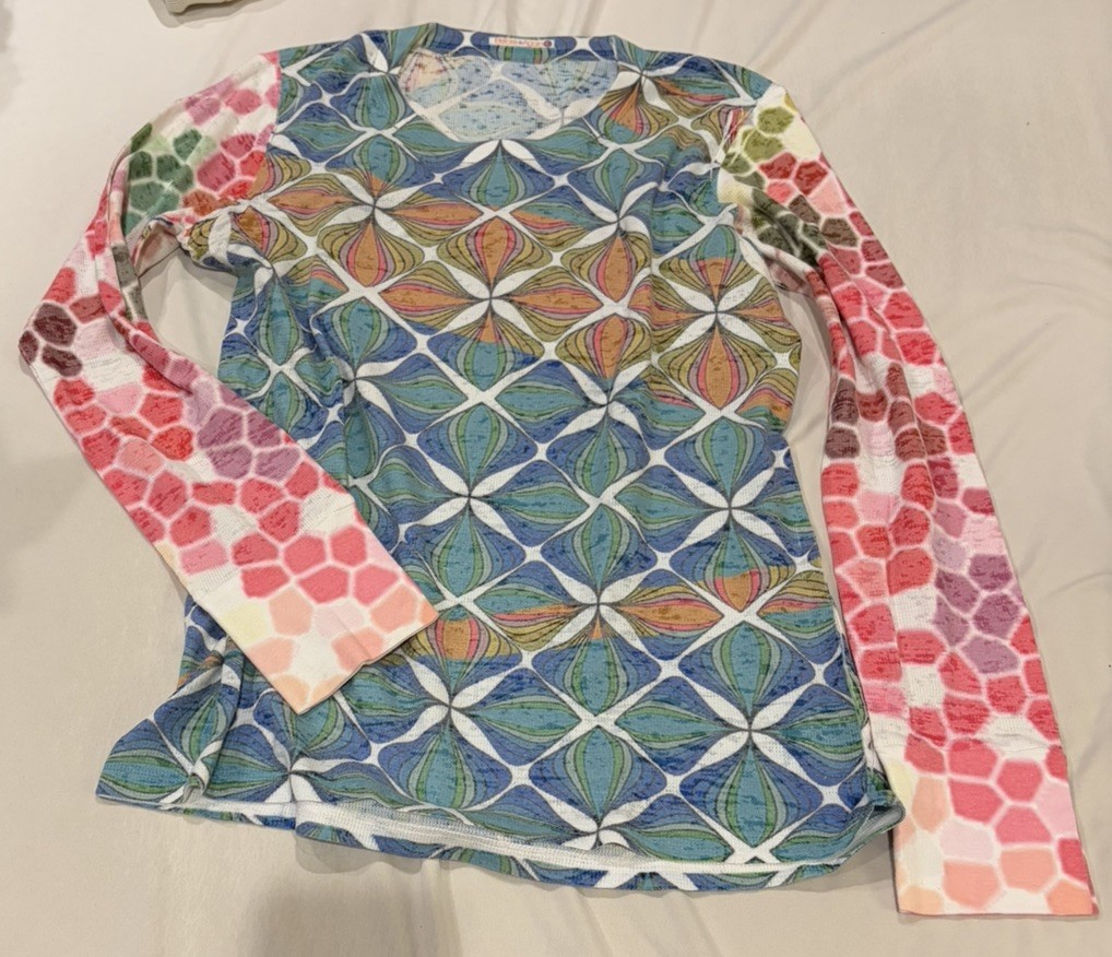 Before and Again Sundance Top Size Large Colorful and Über Soft. EUC