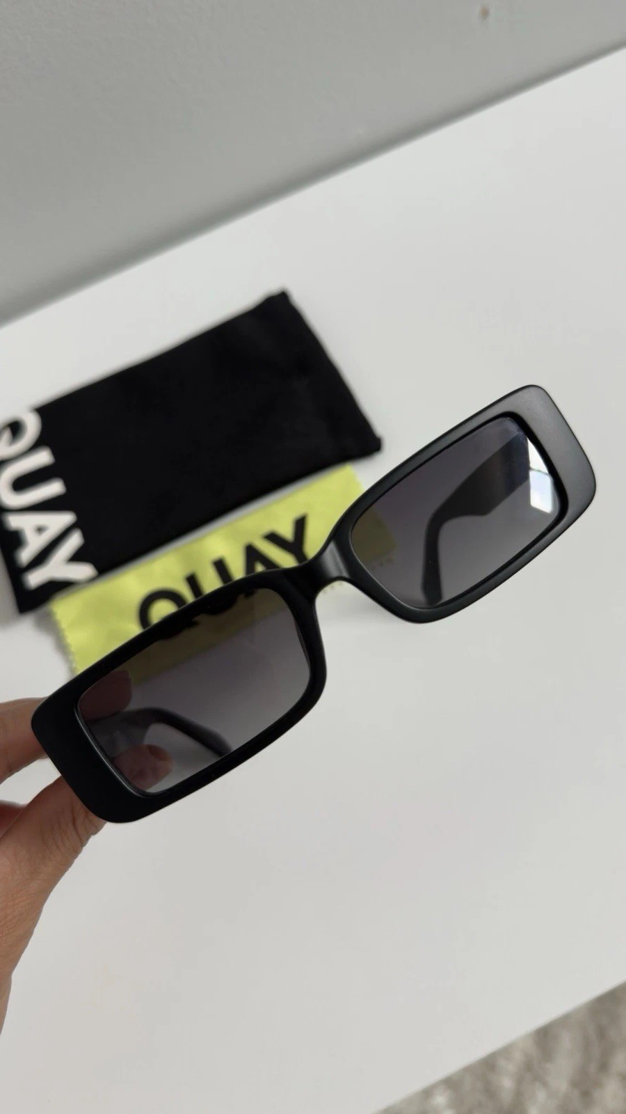 QUAY ART SCHOOL Womens Rectangle Sunglasses Black Frame Gray Tinted Lens UV400