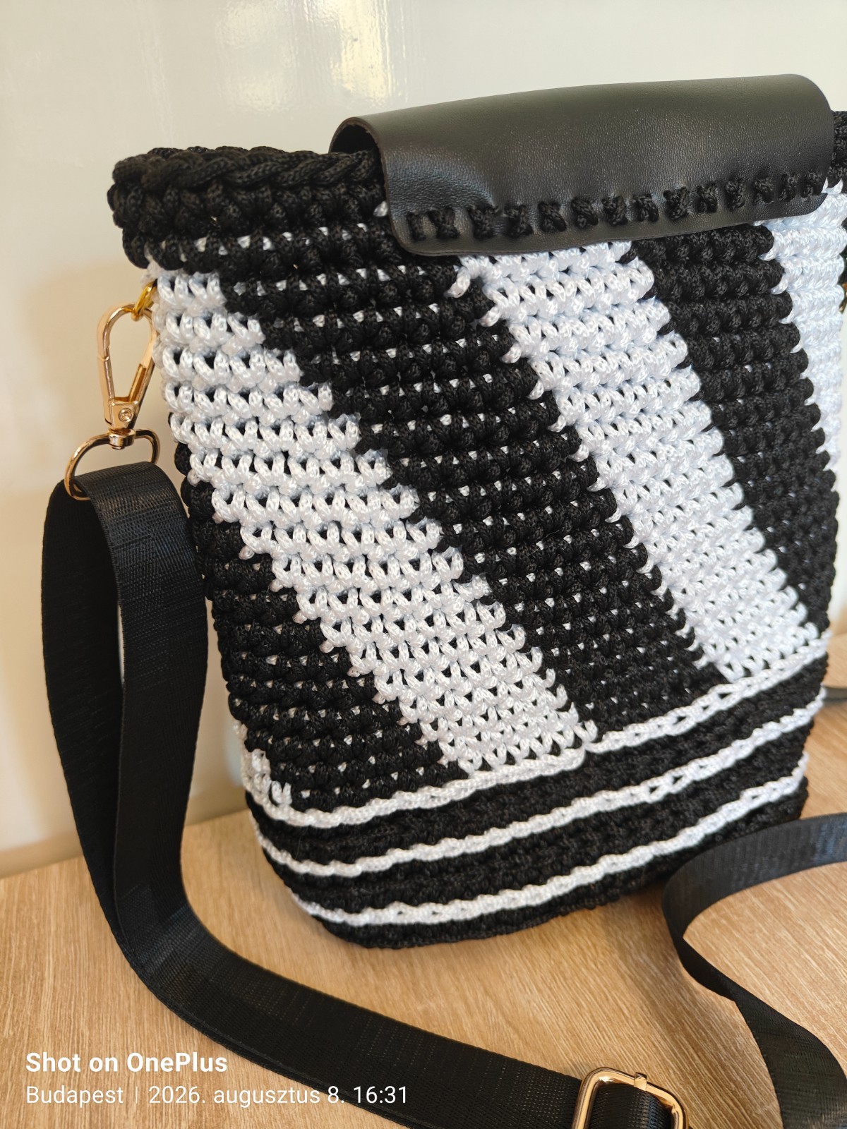 Handmade Crochet Crossbody Bag – Black & Light Gray Geometric Pattern