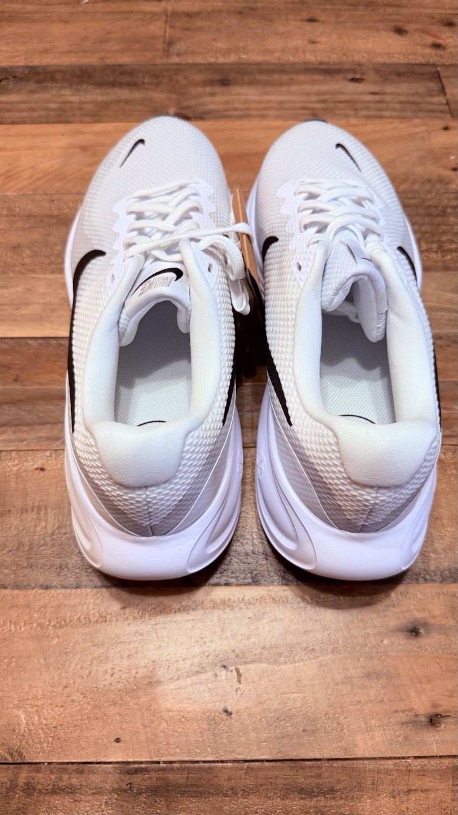 Size 8 – Nike Revolution 8 White Pure Platinum Black