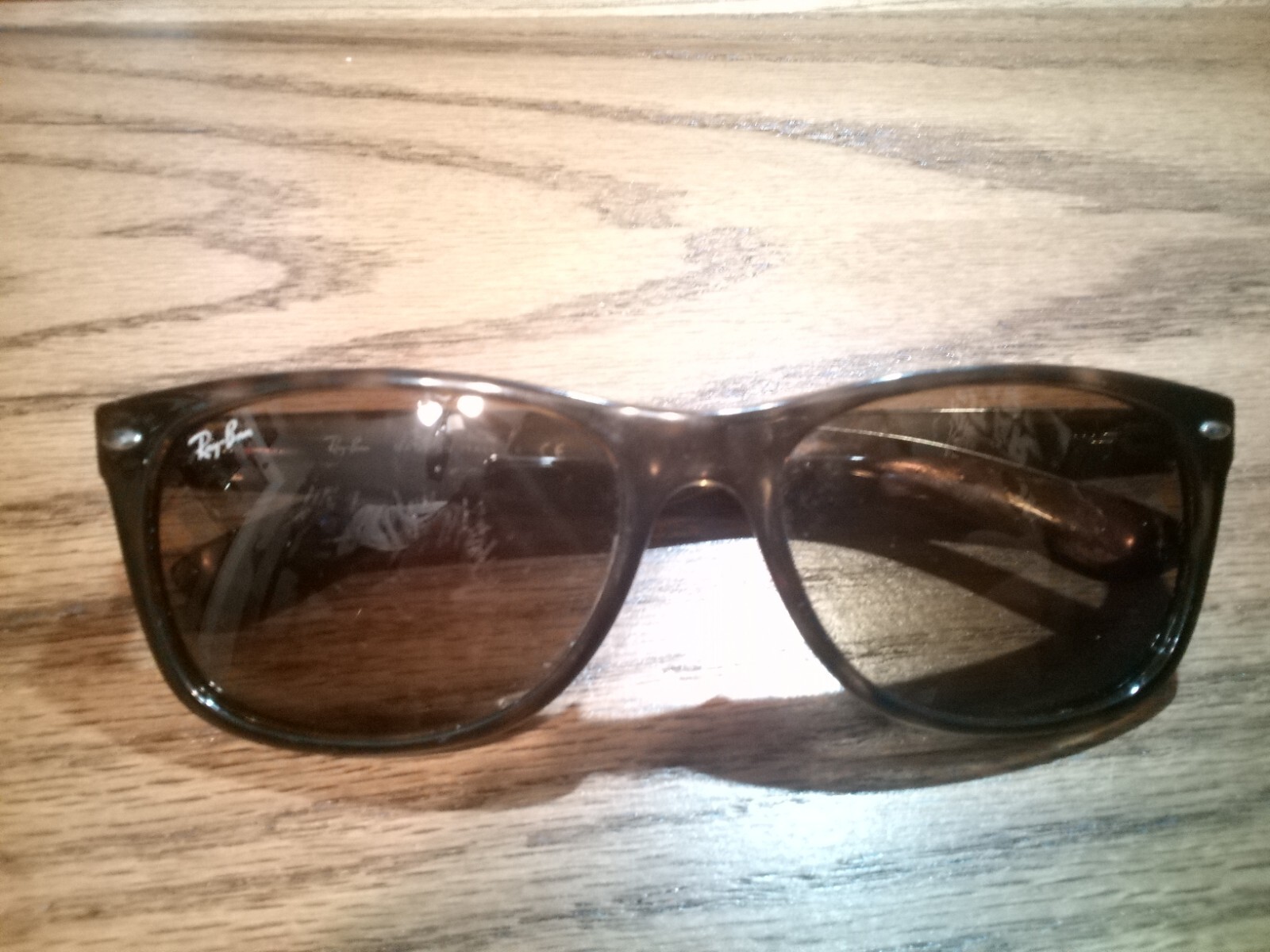 Ray-Ban RB2132 New Wayfarer Classic Polished Light Havana Frame Light Brown Grad