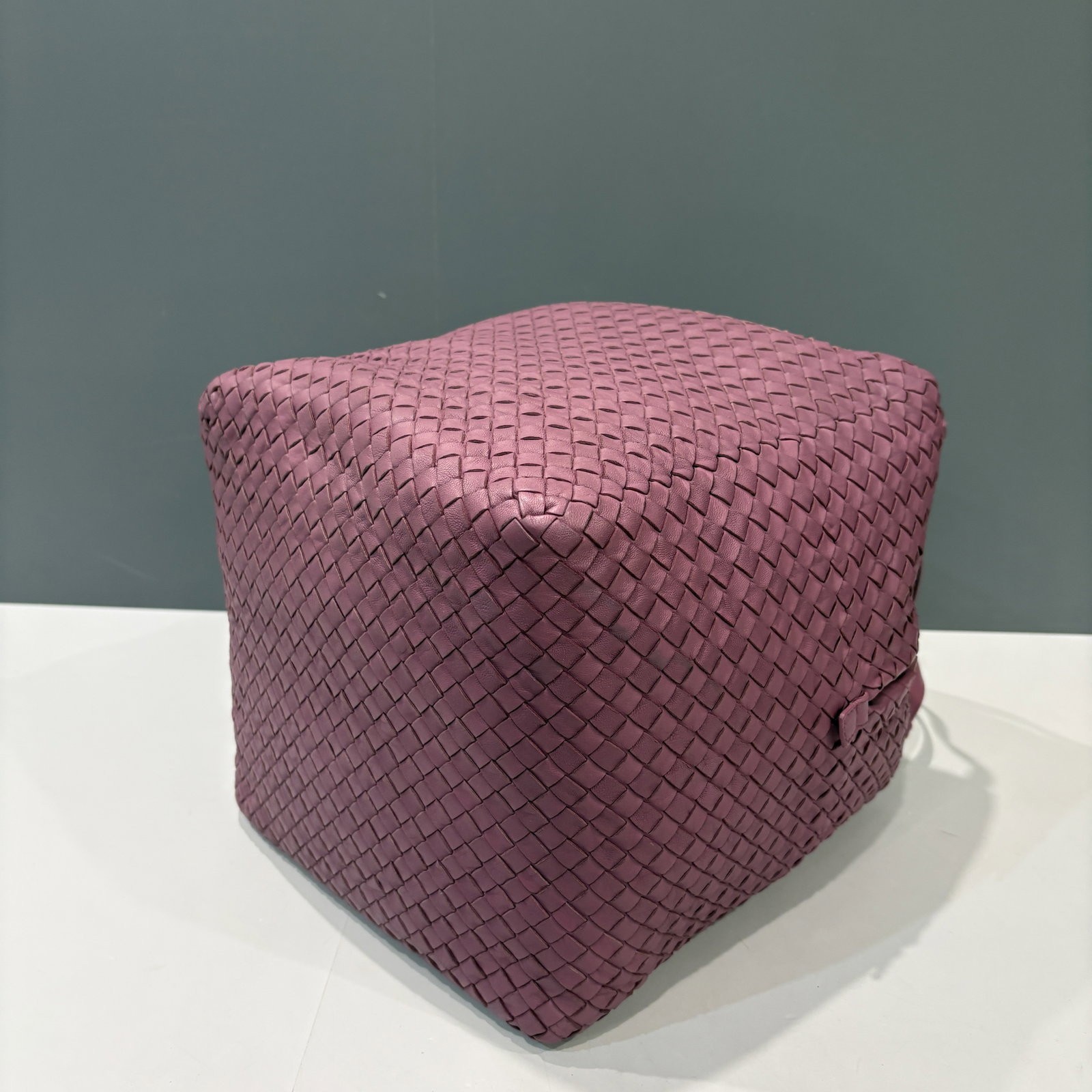 Bottega Veneta Cube Messenger Bag Purple Lambskin Intrecciato Nappa (ym012726c8)