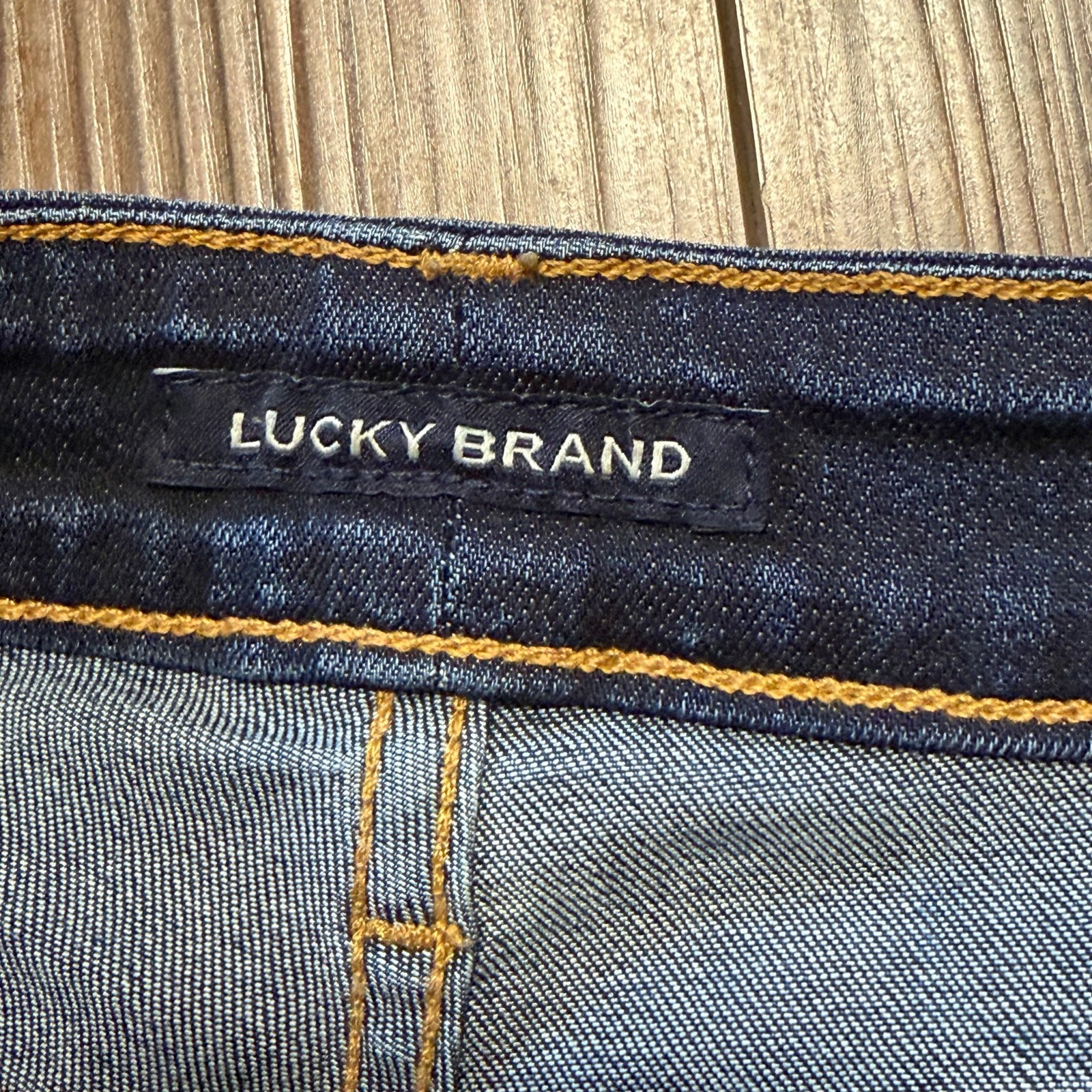Lucky Brand Women’s Low Rise Bootcut Lolita Dark Wash 2/26R