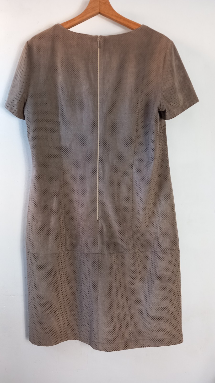 Apanage beige camel suede feel dotted short sleeve shift dress sz 16 *flaw*