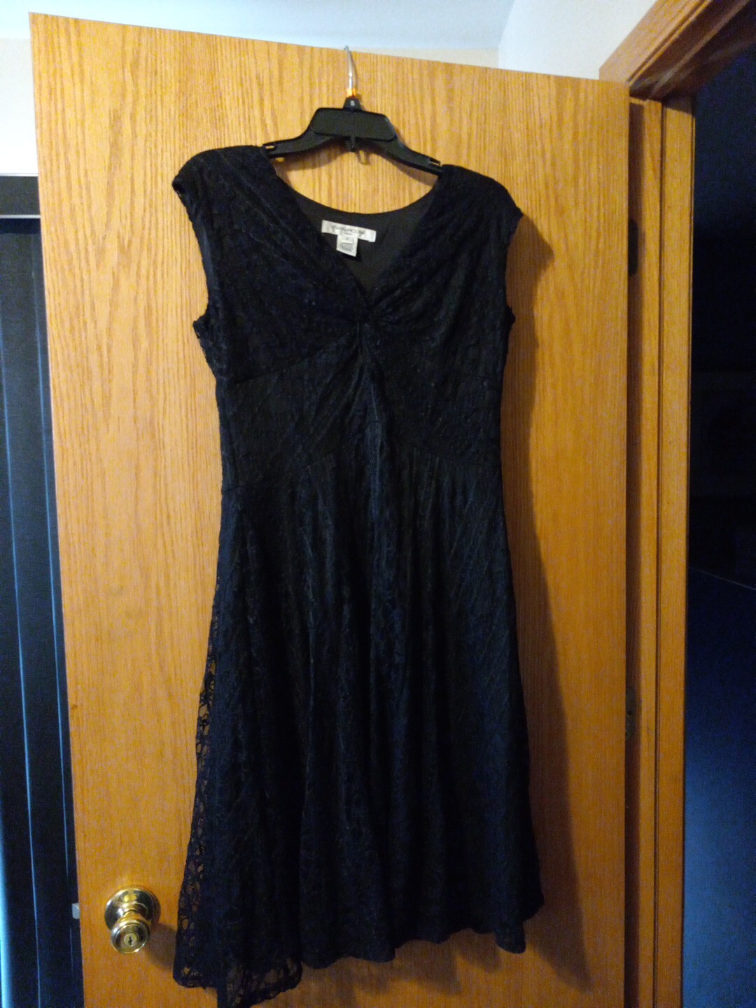 Womens Evan Picone Sleeveles Black Lace Dress Size 8 90% Nylon 10% Spandex Vneck